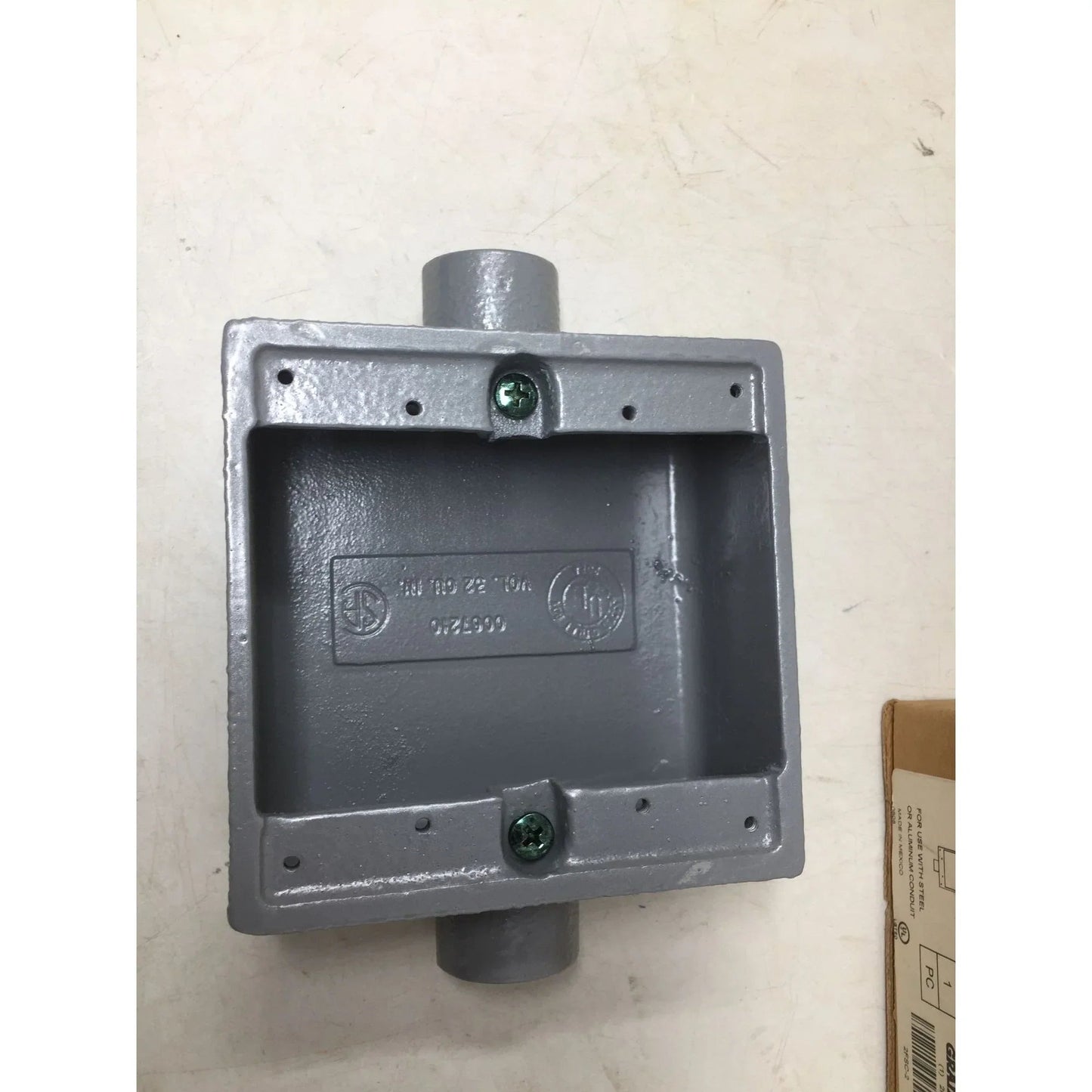 Hubbell Electrical Products - Duraloy 2FSC - 2MWW - 3/4 2 Gang Switch Fitting - Grey Iron Class 30 - For use with Steel or Aluminum Conduit - Hubbell Electrical Products - Tools - A+ Stuff
