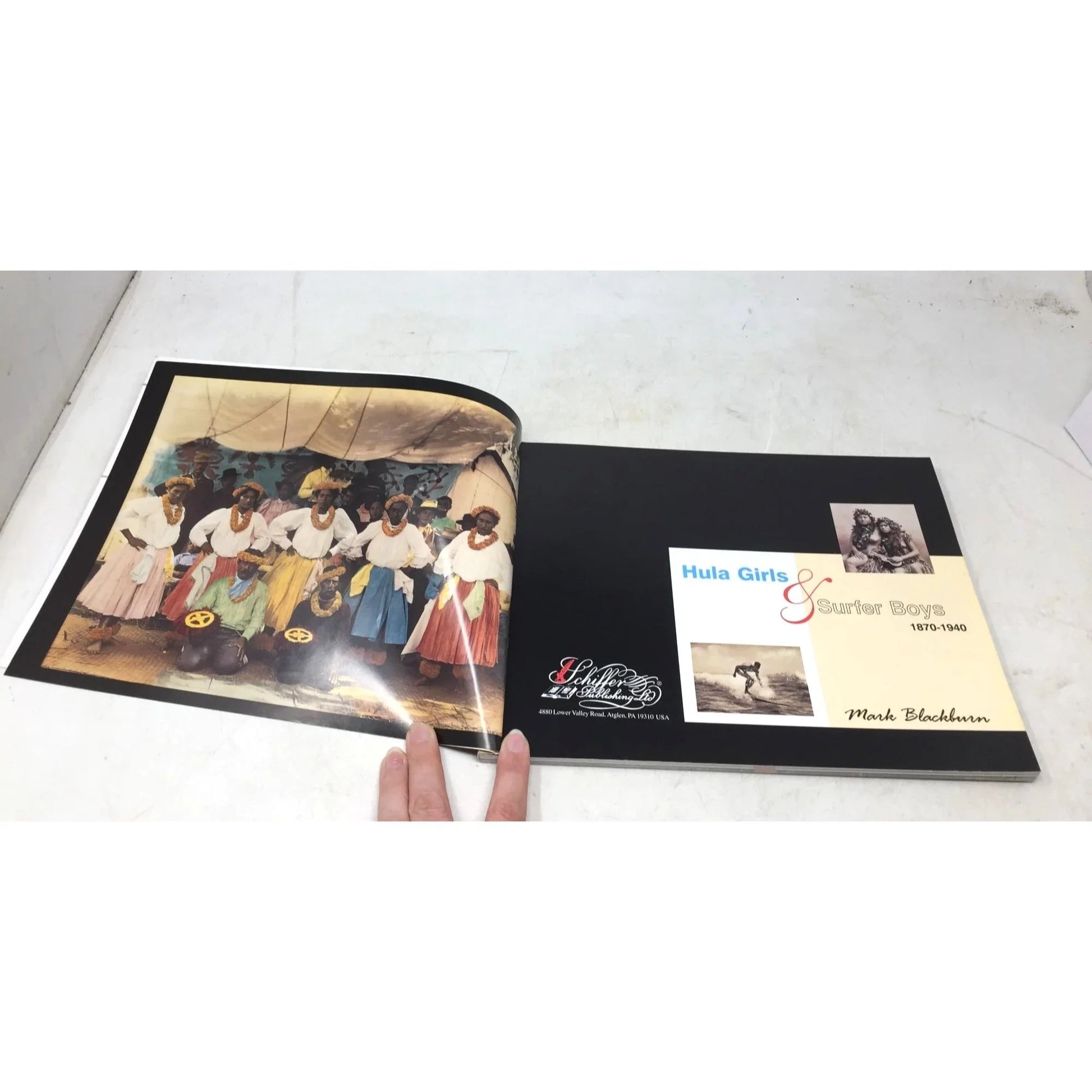 'Hula Girls & Surfer Boys 1870 - 1940' by Mark Blackburn - Unbranded - Books - A+ Stuff