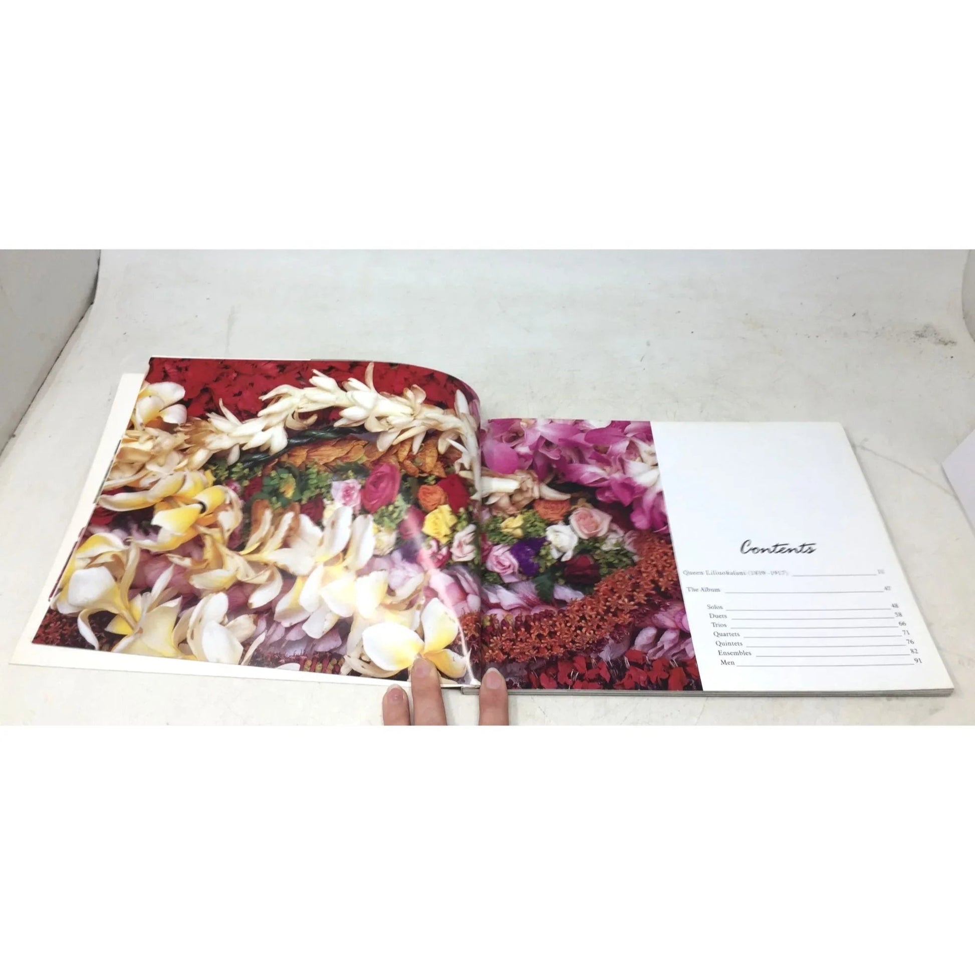 'Hula Heaven: The Queen's Album' by Mark A. Blackburn - unbranded - Books - A+ Stuff