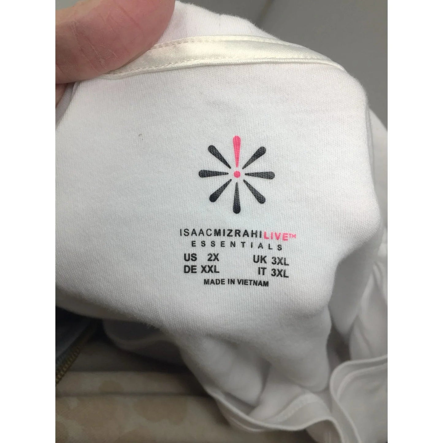 Isaac Mizrahi Live Essentials Women's White Shirt Size 2X (XXL) - Isaac Mizrahi Live - Shirts & Tops - A+ Stuff