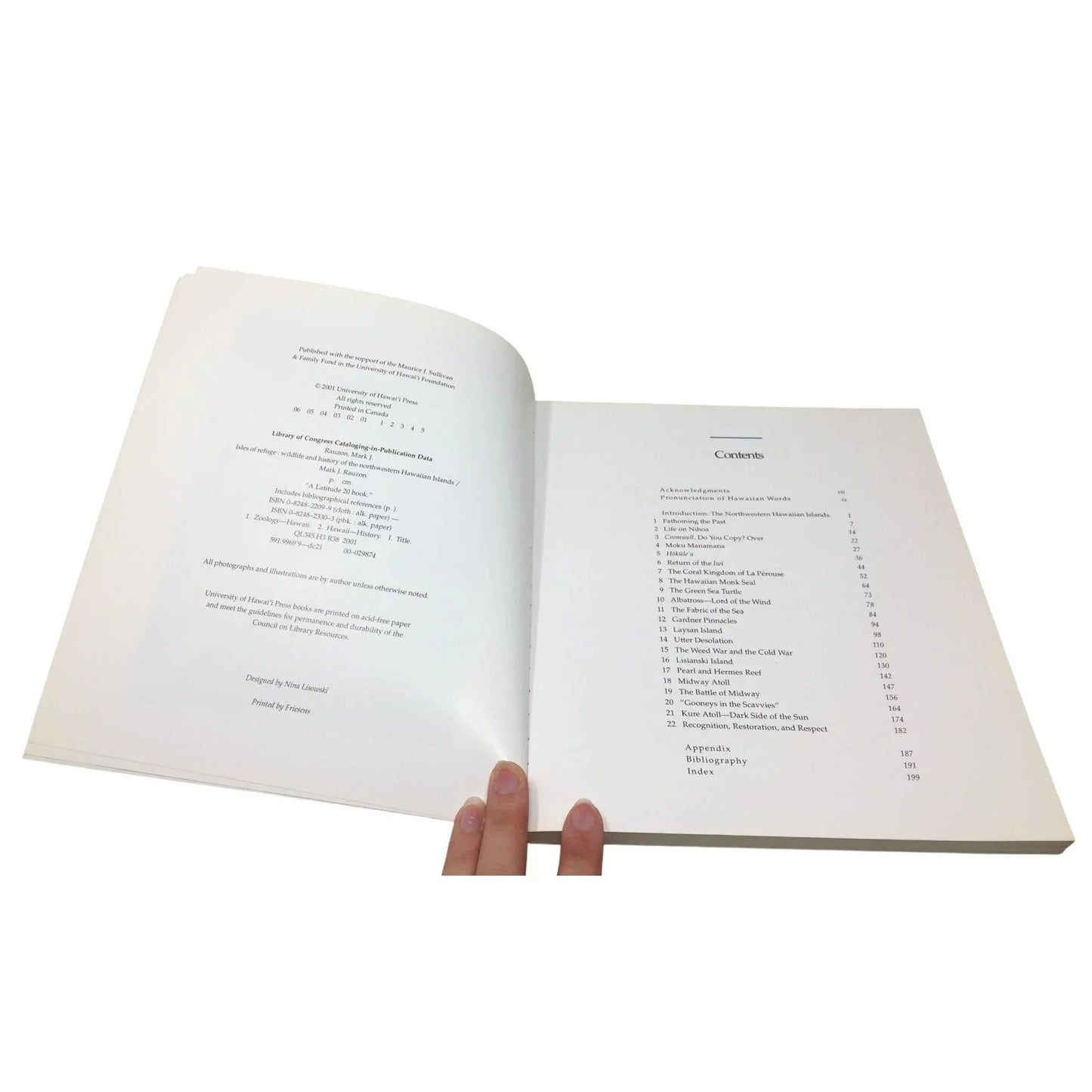 Isles of Refuge: Wildlife and History of the Northwestern Hawaiian Islands by Mark J. Rauzon. - unbranded - Vintage Books - A+ Stuff