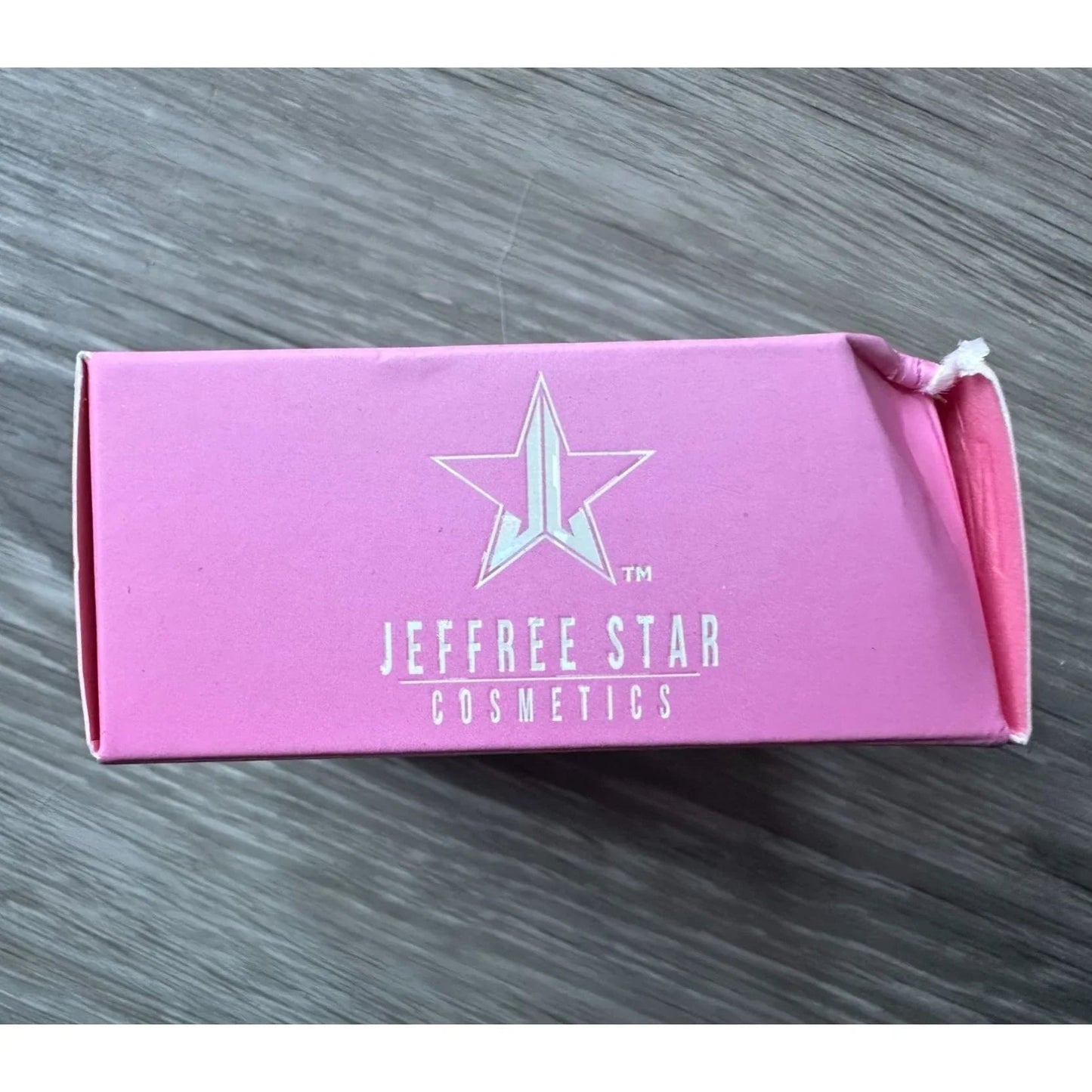 Jeffree Star Cosmetics MAGIC STAR™ SETTING POWDER Matte HONEY - Jeffree Star Cosmetics - Make up - A+ Stuff
