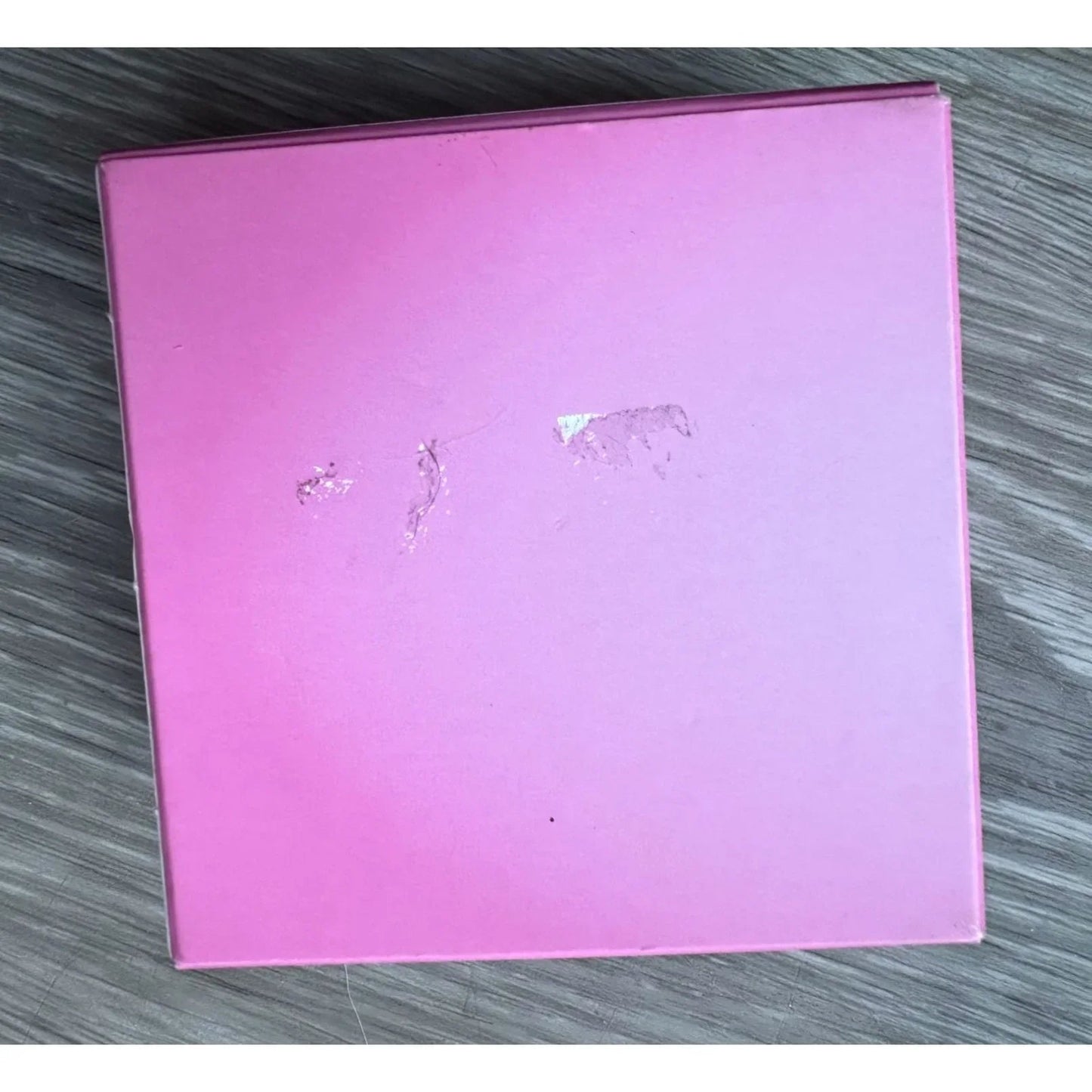 Jeffree Star Cosmetics MAGIC STAR™ SETTING POWDER Matte SUEDE - Jeffree Star Cosmetics - Make up - A+ Stuff
