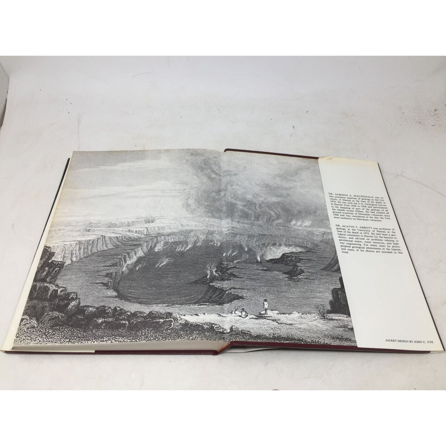 Volcanoes in the Sea: The Geology of Hawaii unbranded  A+ Stuff books