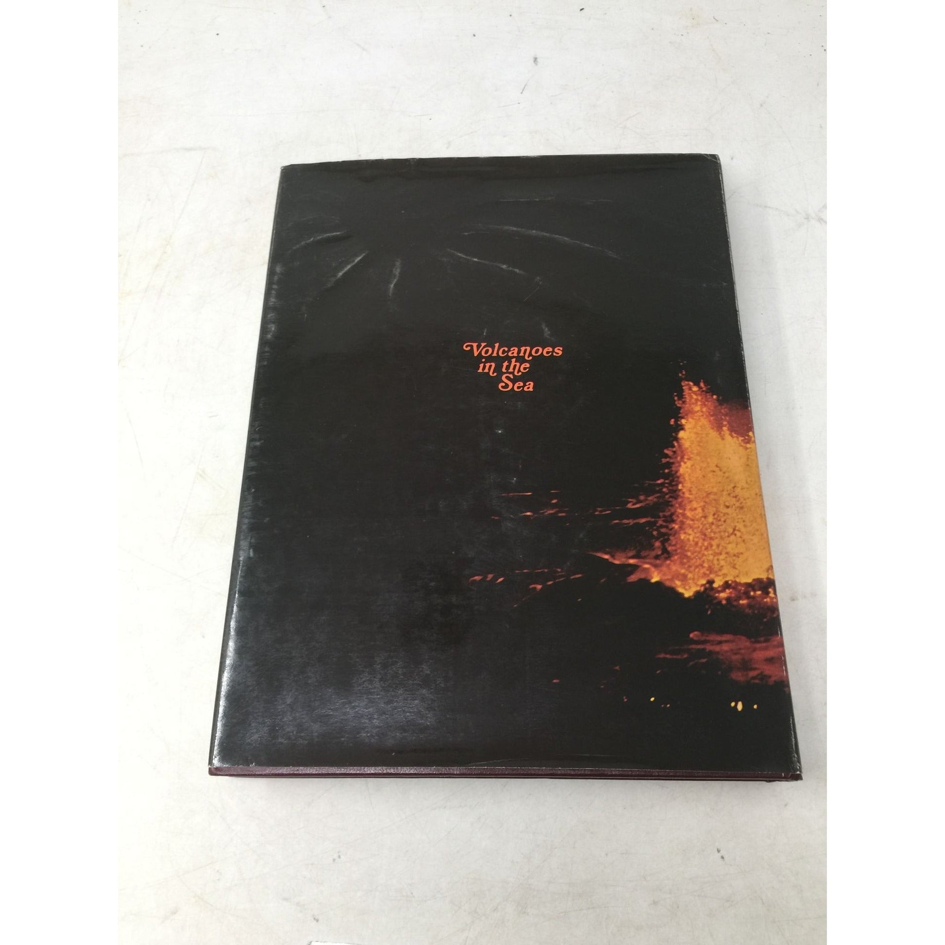 Volcanoes in the Sea: The Geology of Hawaii unbranded  A+ Stuff books