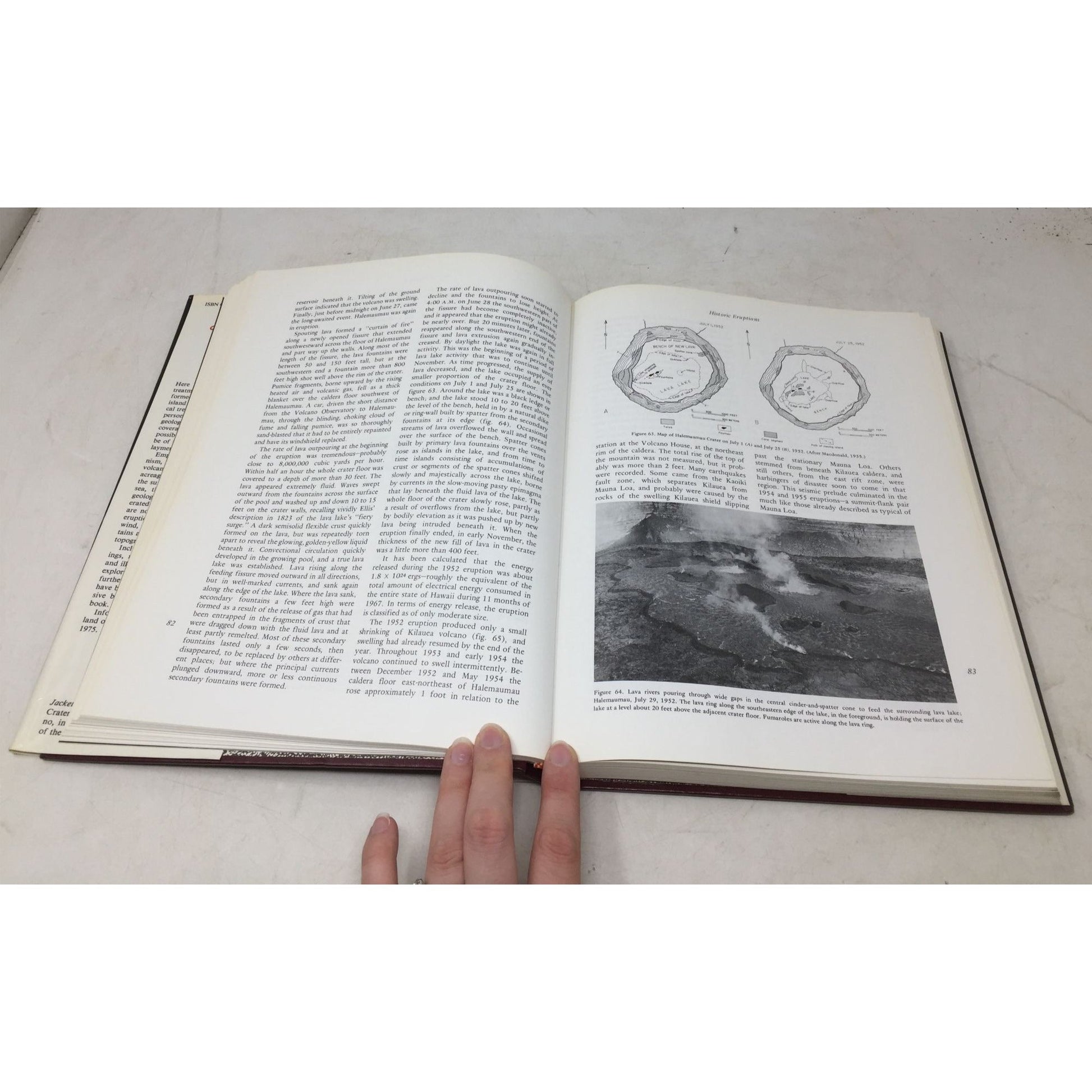 Volcanoes in the Sea: The Geology of Hawaii unbranded  A+ Stuff books