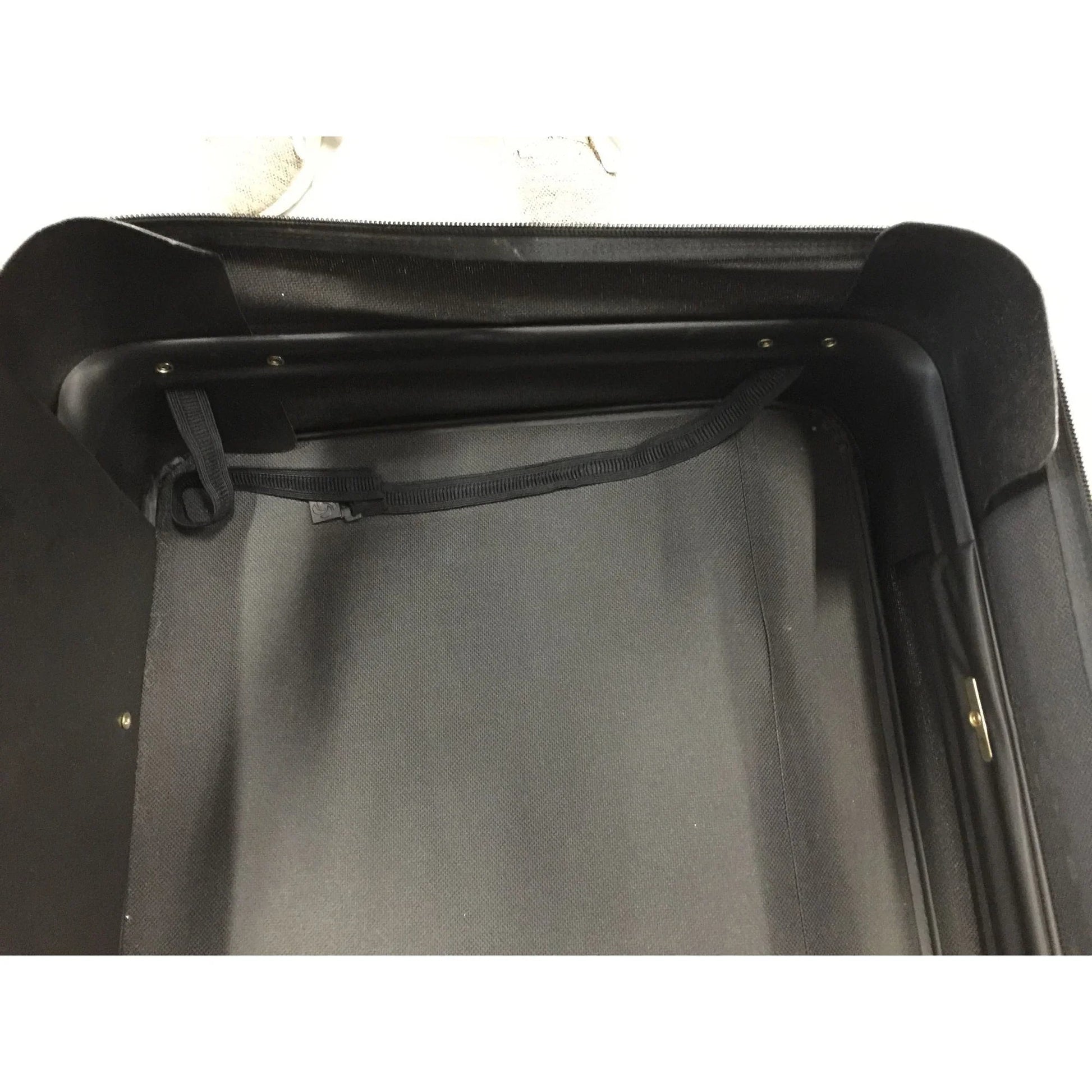 Large Black Samsonite Suitcase with wheels on it - samsonite - Luggage & Bags - A+ Stuff
