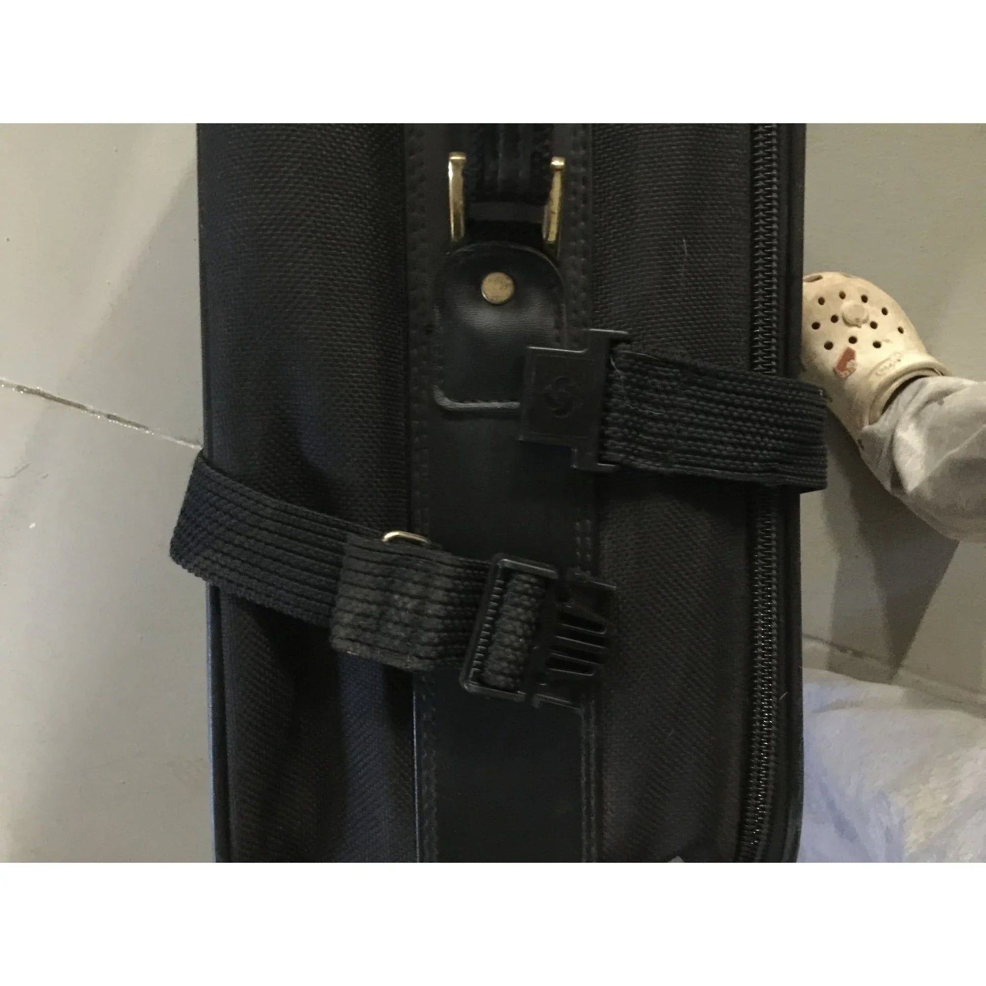 Large Black Samsonite Zippered Suitcase on Wheels - samsonite - Luggage & Bags - A+ Stuff