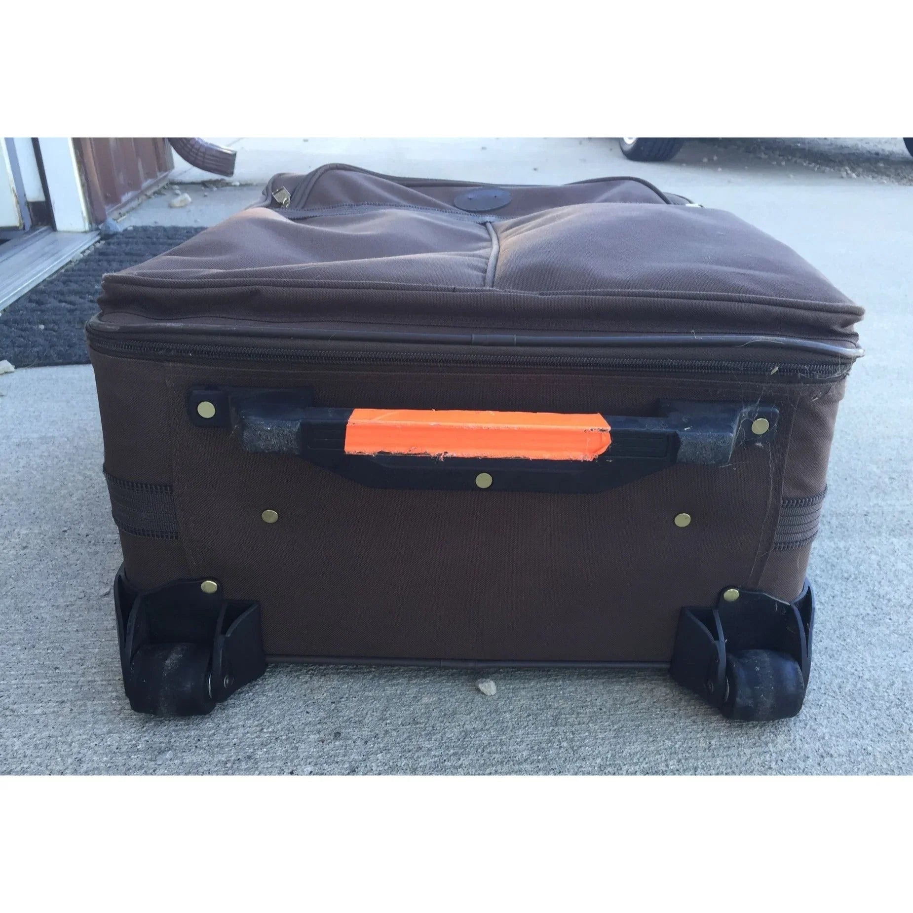 Large Brown Samsonite Zippered Suitcase on Wheels - samsonite - Luggage & Bags - A+ Stuff