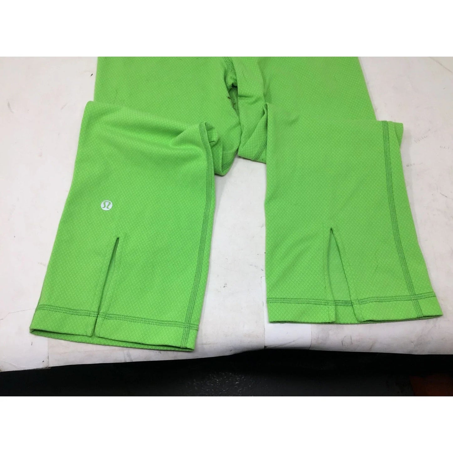 Lululemon Green Gather & Crow Crop Athletic Capri Leggings Size 4 - lululemon - Pants - A+ Stuff