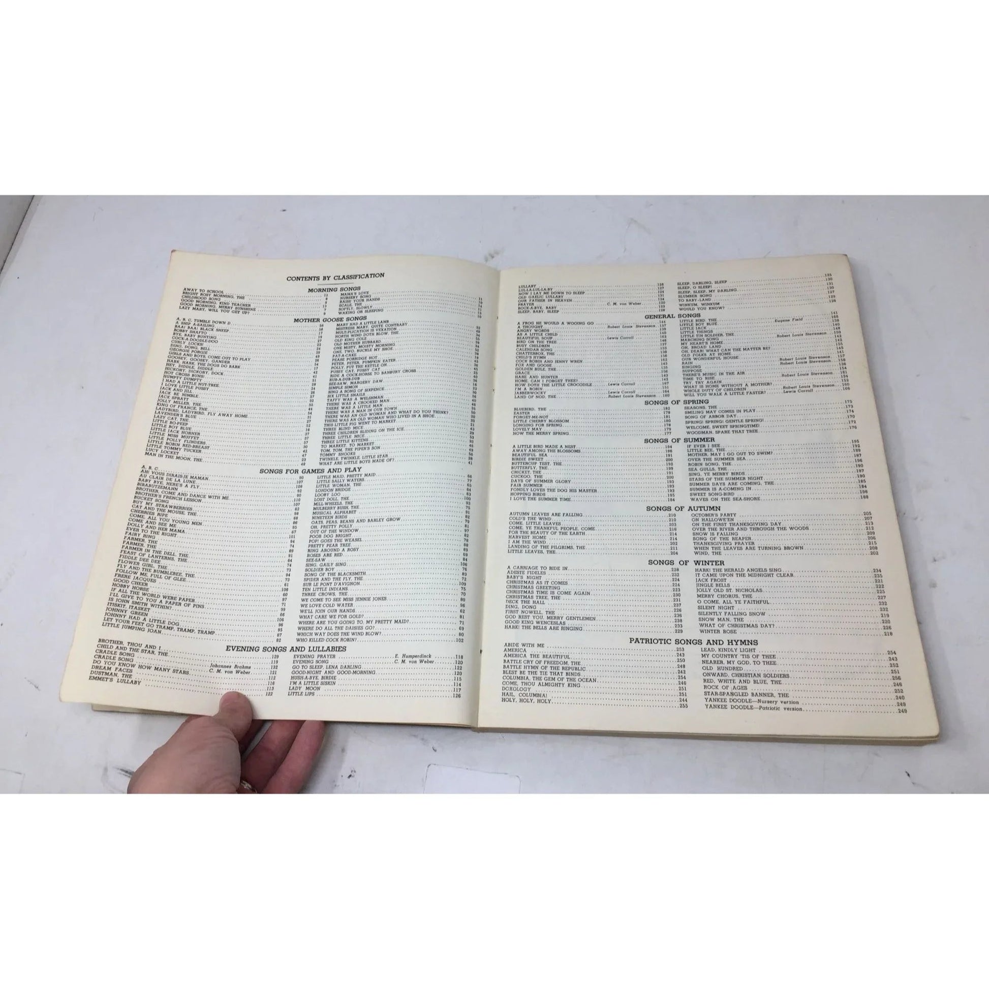 Mammoth Series No 4 Robbins Mammoth Collection of Famous Children's Songs - A+ Stuff - Sheet Music - A+ Stuff