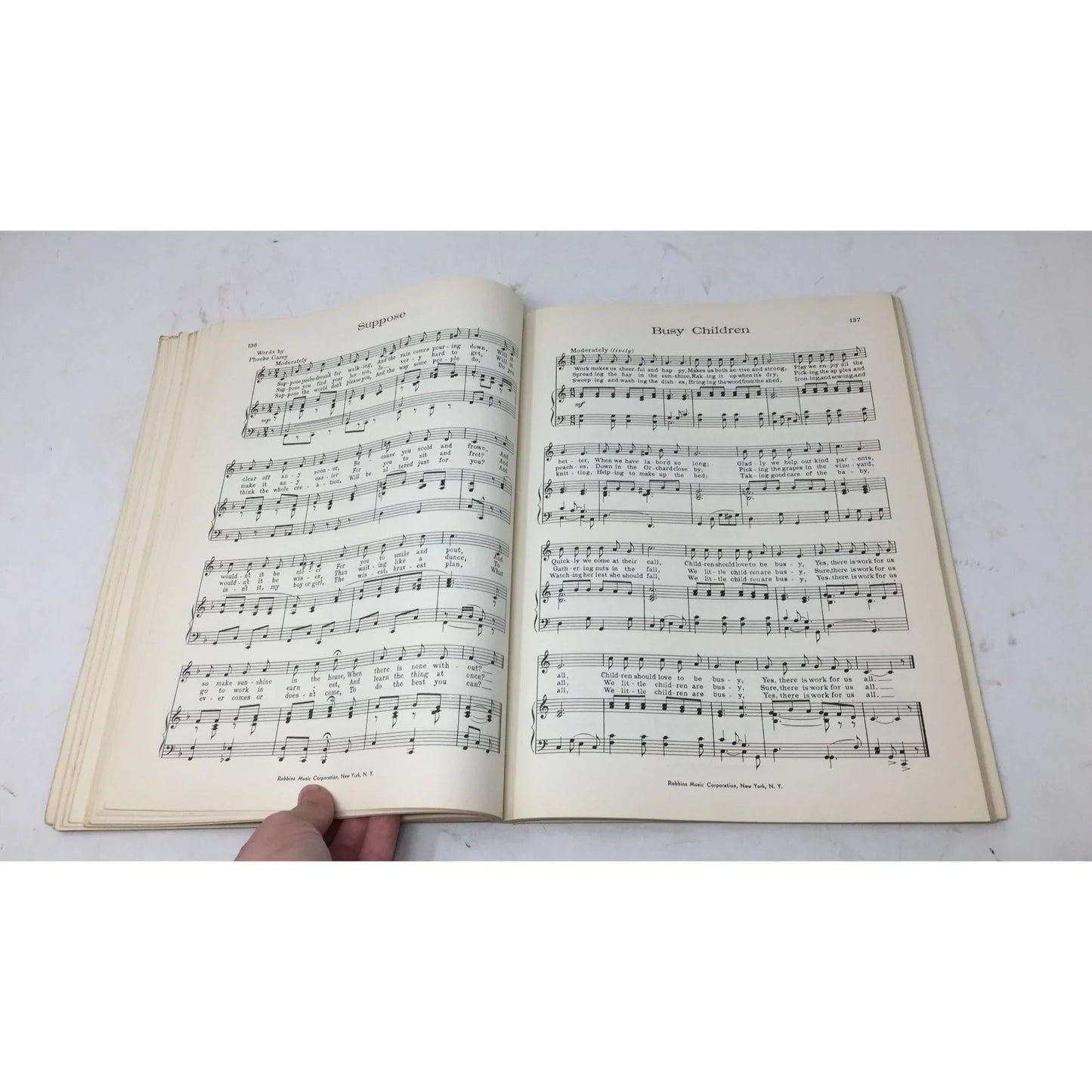 Mammoth Series No 4 Robbins Mammoth Collection of Famous Children's Songs - A+ Stuff - Sheet Music - A+ Stuff