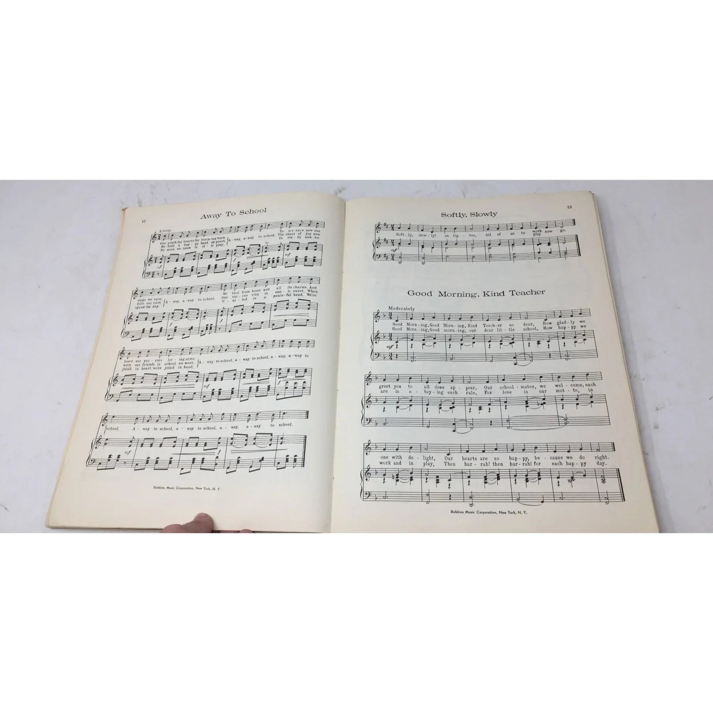 Mammoth Series No 4 Robbins Mammoth Collection of Famous Children's Songs - A+ Stuff - Sheet Music - A+ Stuff