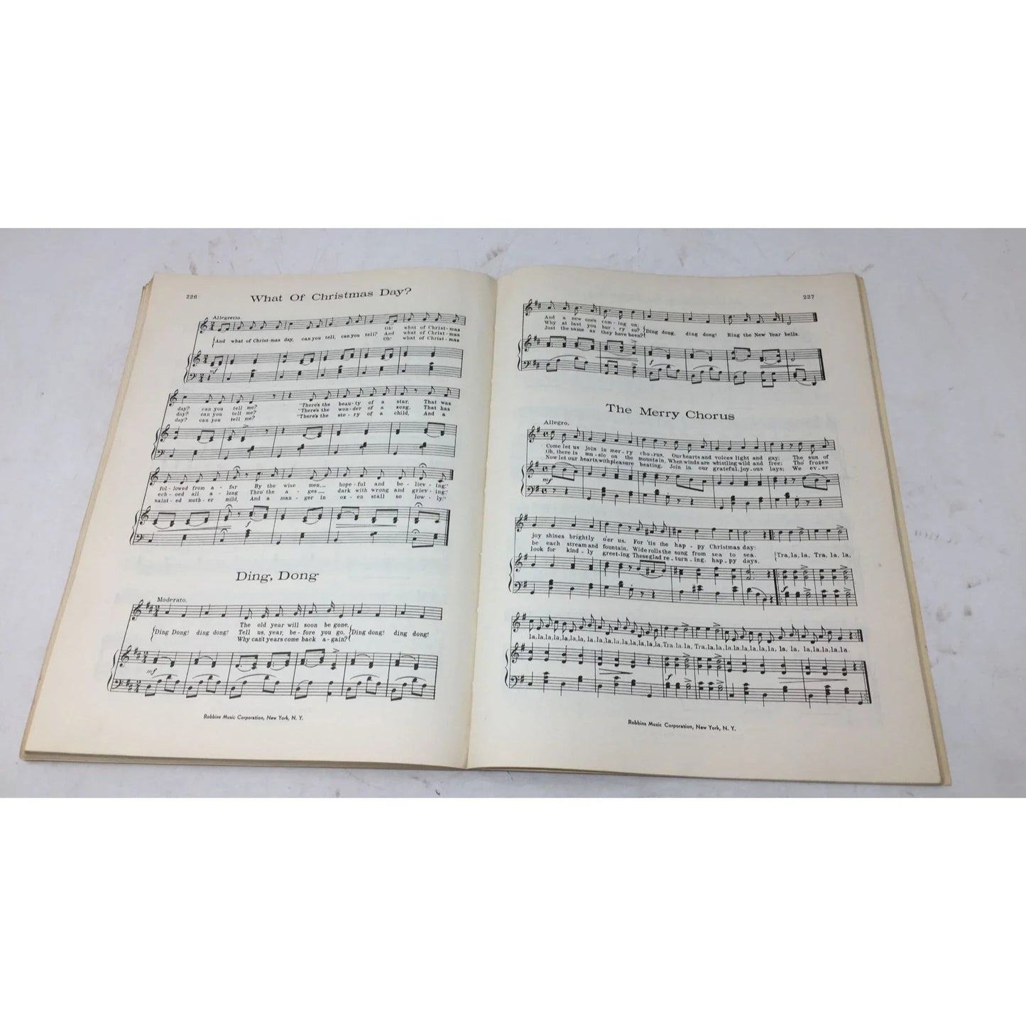 Mammoth Series No 4 Robbins Mammoth Collection of Famous Children's Songs - A+ Stuff - Sheet Music - A+ Stuff