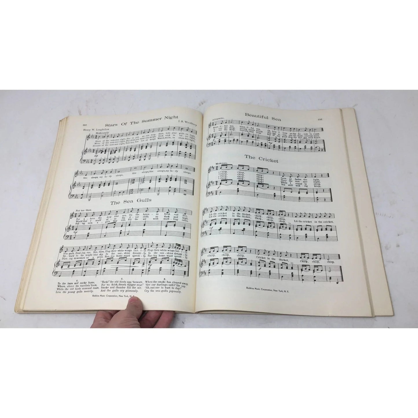 Mammoth Series No 4 Robbins Mammoth Collection of Famous Children's Songs - A+ Stuff - Sheet Music - A+ Stuff