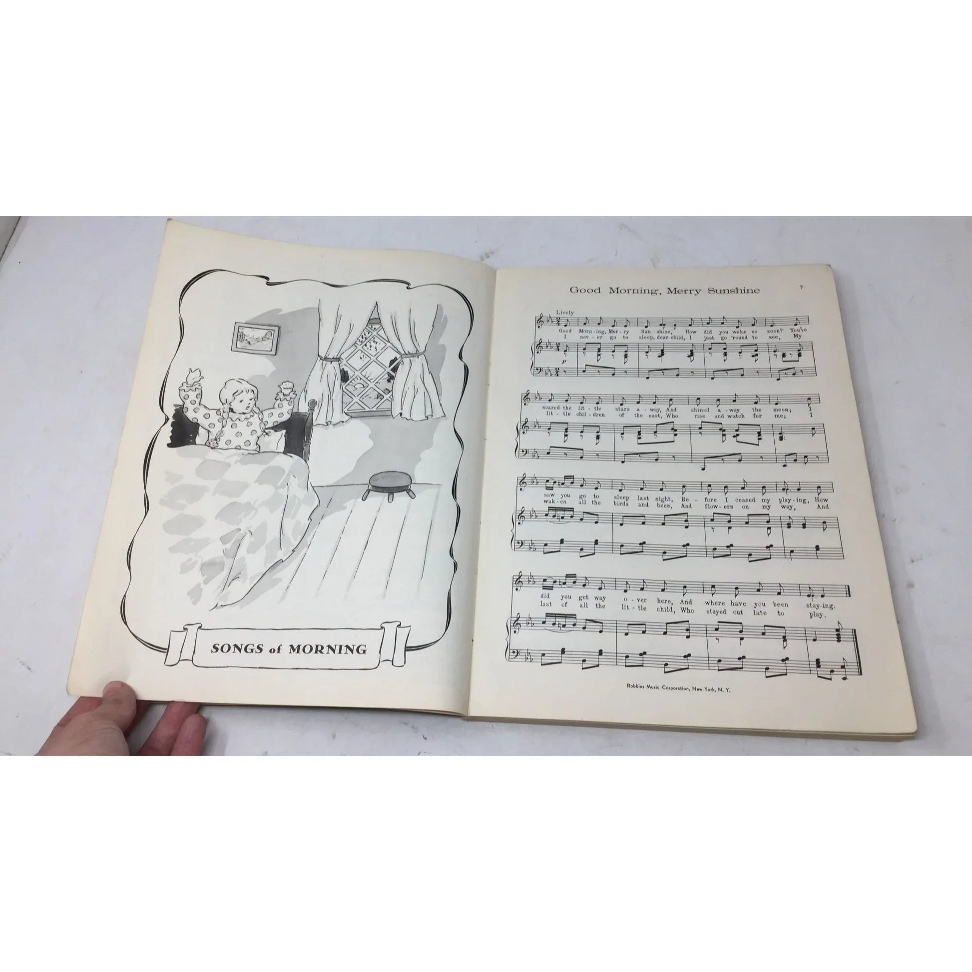Mammoth Series No 4 Robbins Mammoth Collection of Famous Children's Songs - A+ Stuff - Sheet Music - A+ Stuff