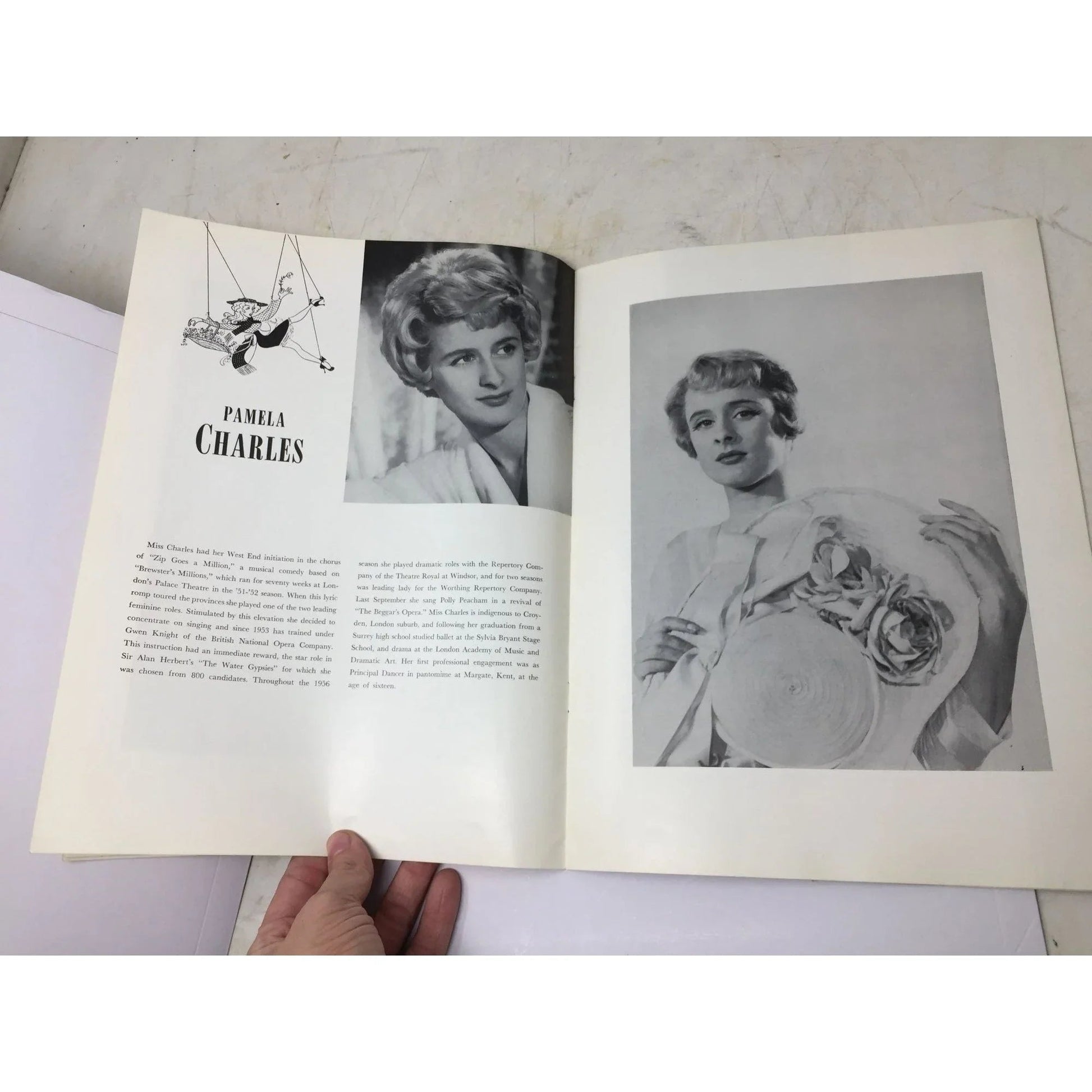 ''MY FAIR LADY'' Vintage Musical Souvenir Program Book - A+ Stuff - Books - A+ Stuff