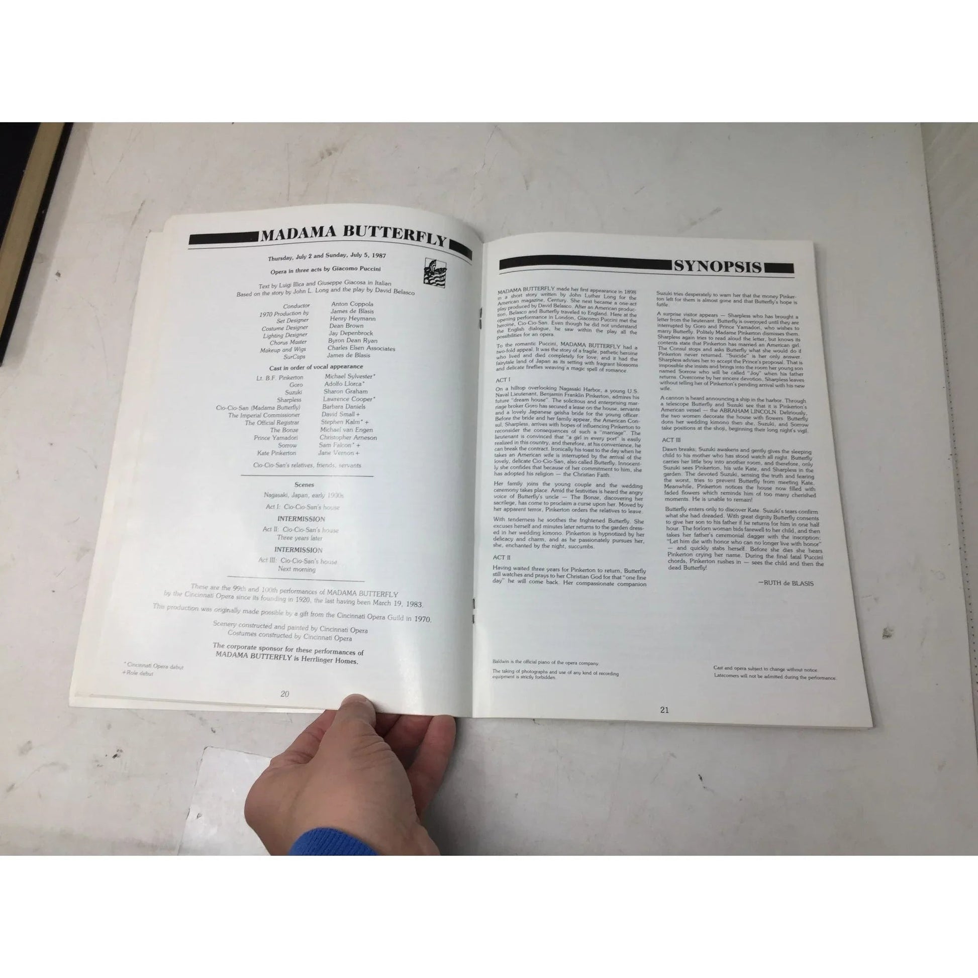Opera Cincinnati 1987 Vintage Music Book - A+ Stuff - Books - A+ Stuff