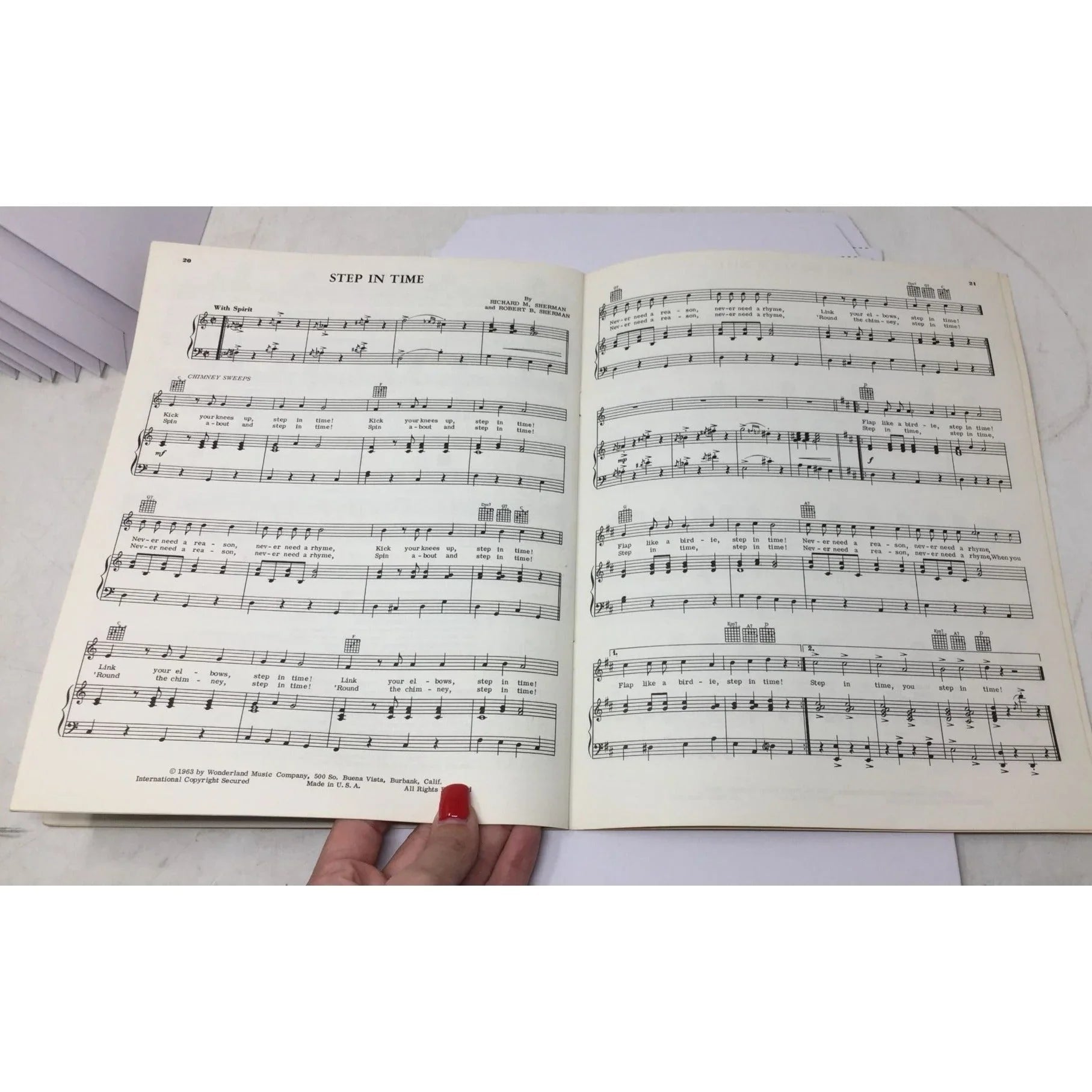 ''Songs from Walt Disney's Mary Poppins'' Souvenir Song Album - A+ Stuff - books - A+ Stuff