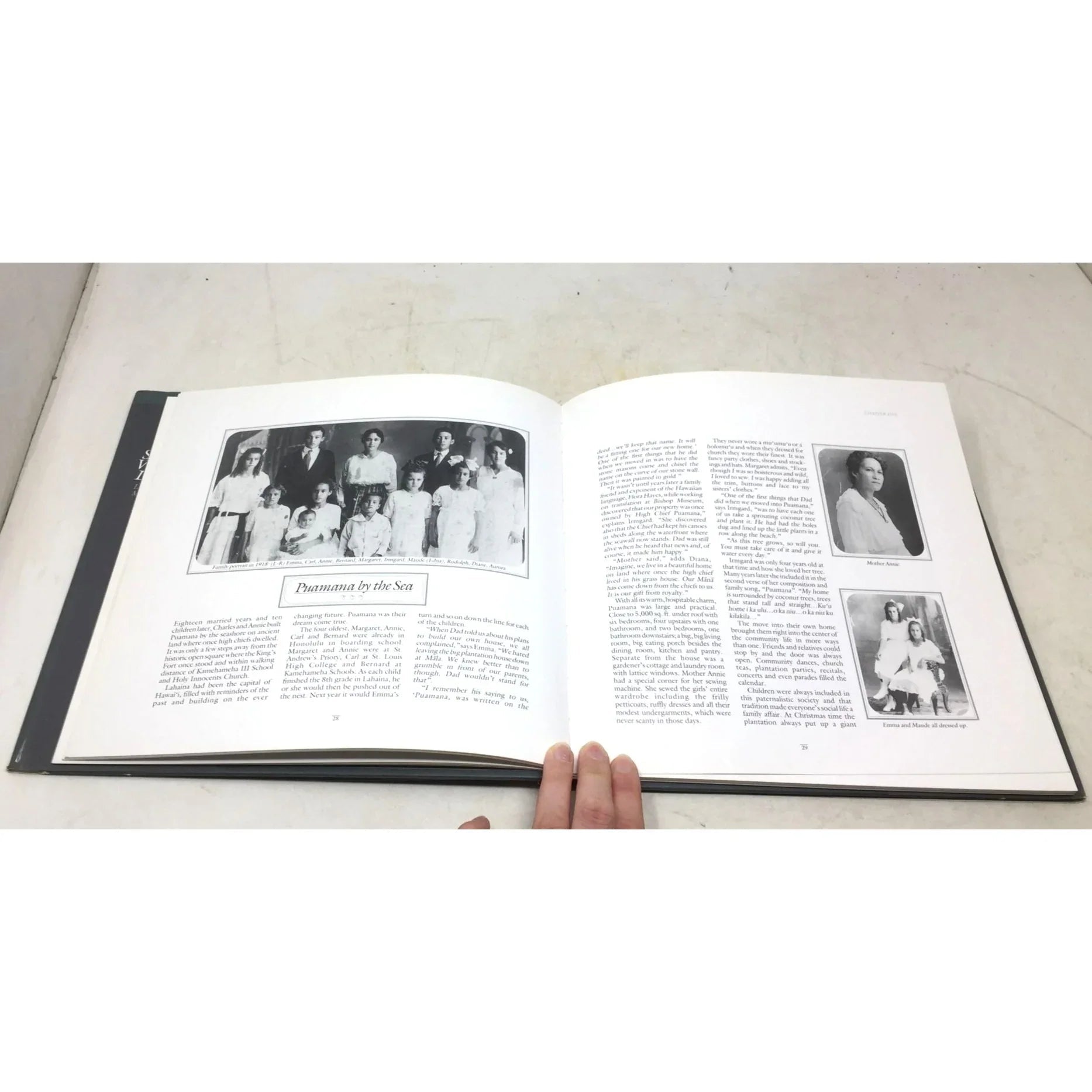 'Sweet Voices of Lahaina: Life Story of Maui's Fabulous Fardens' by Mary C. Richards. - Mary C. Richards - A+ Stuff