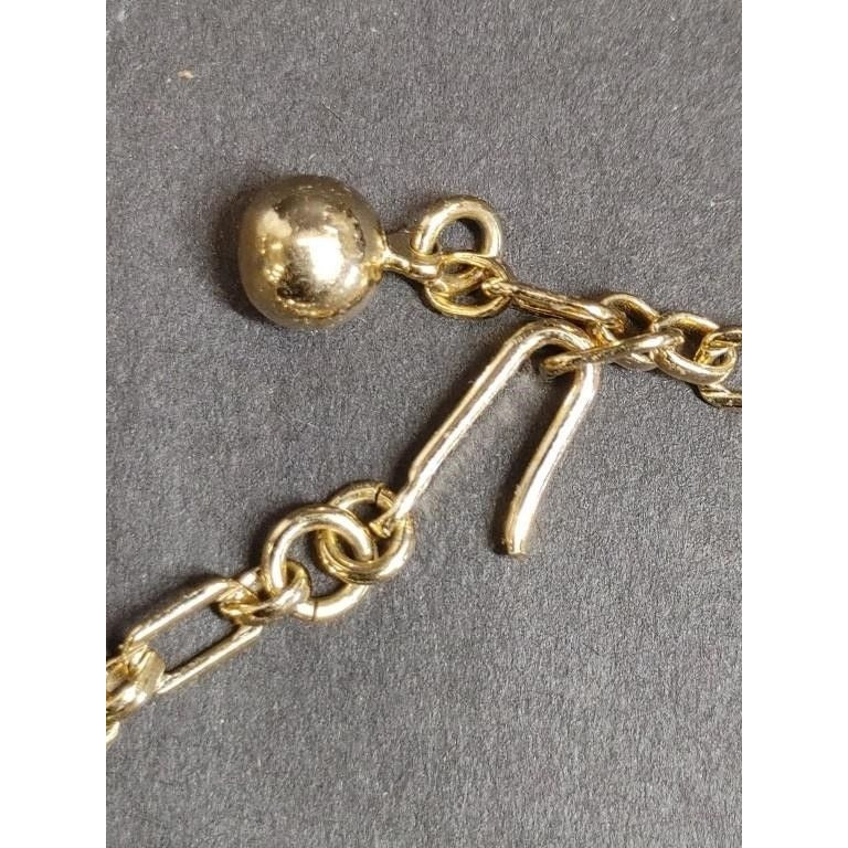 Women's Beautiful Trifari Gold Tone Leaf Design Necklace