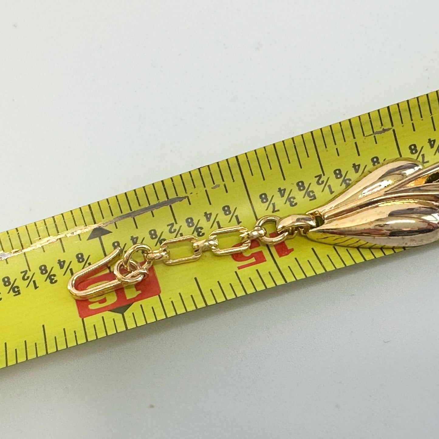 Women's Beautiful Trifari Gold Tone Leaf Design Necklace