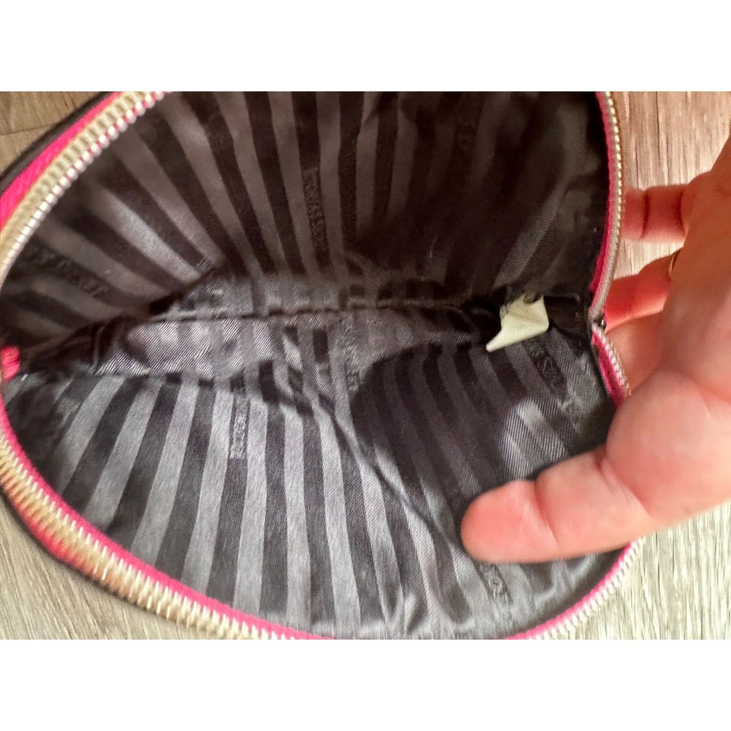 Victoria's Secret ''Love Victoria'' Hot Pink Zippered Makeup Bag - A+ Stuff