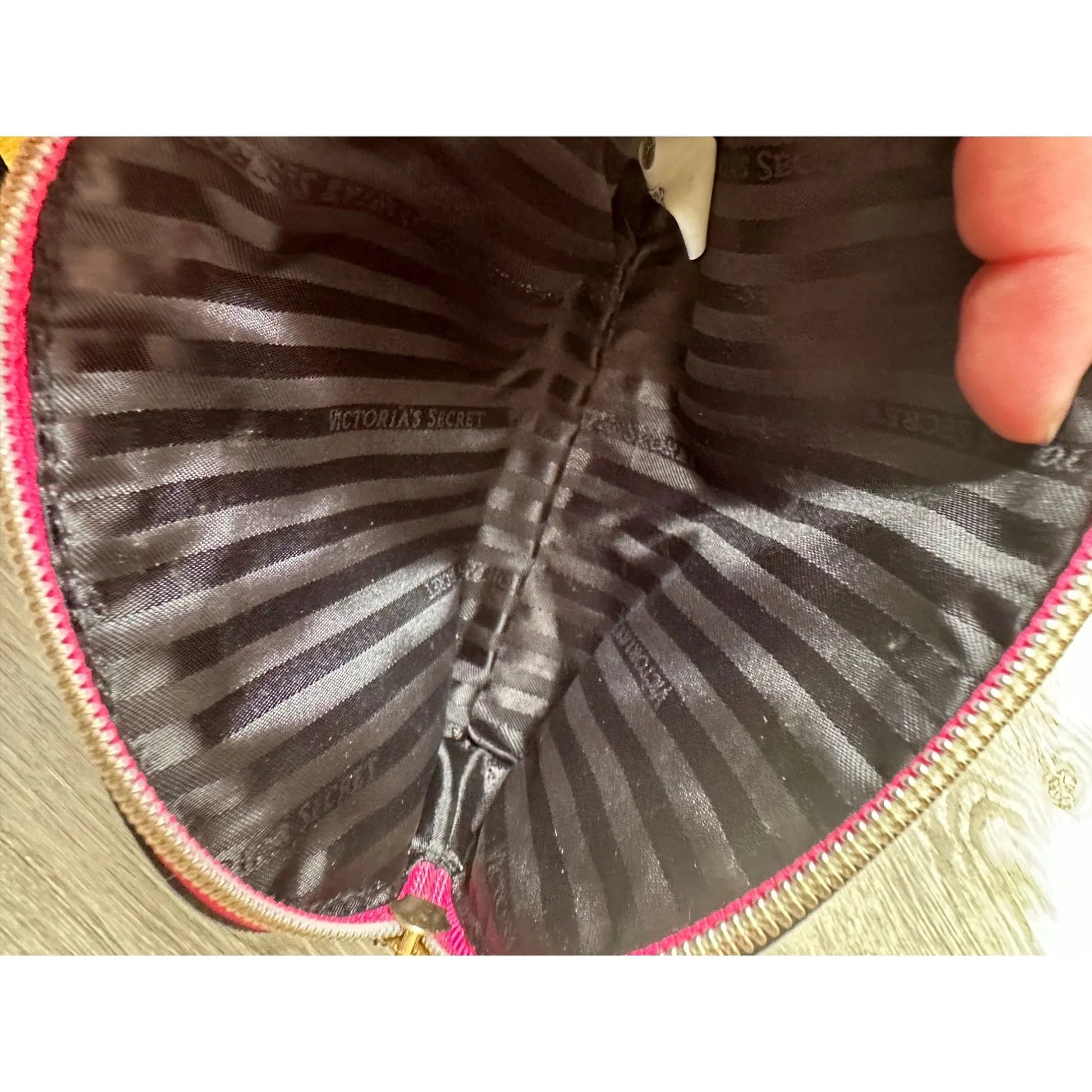 Victoria's Secret ''Love Victoria'' Hot Pink Zippered Makeup Bag - A+ Stuff