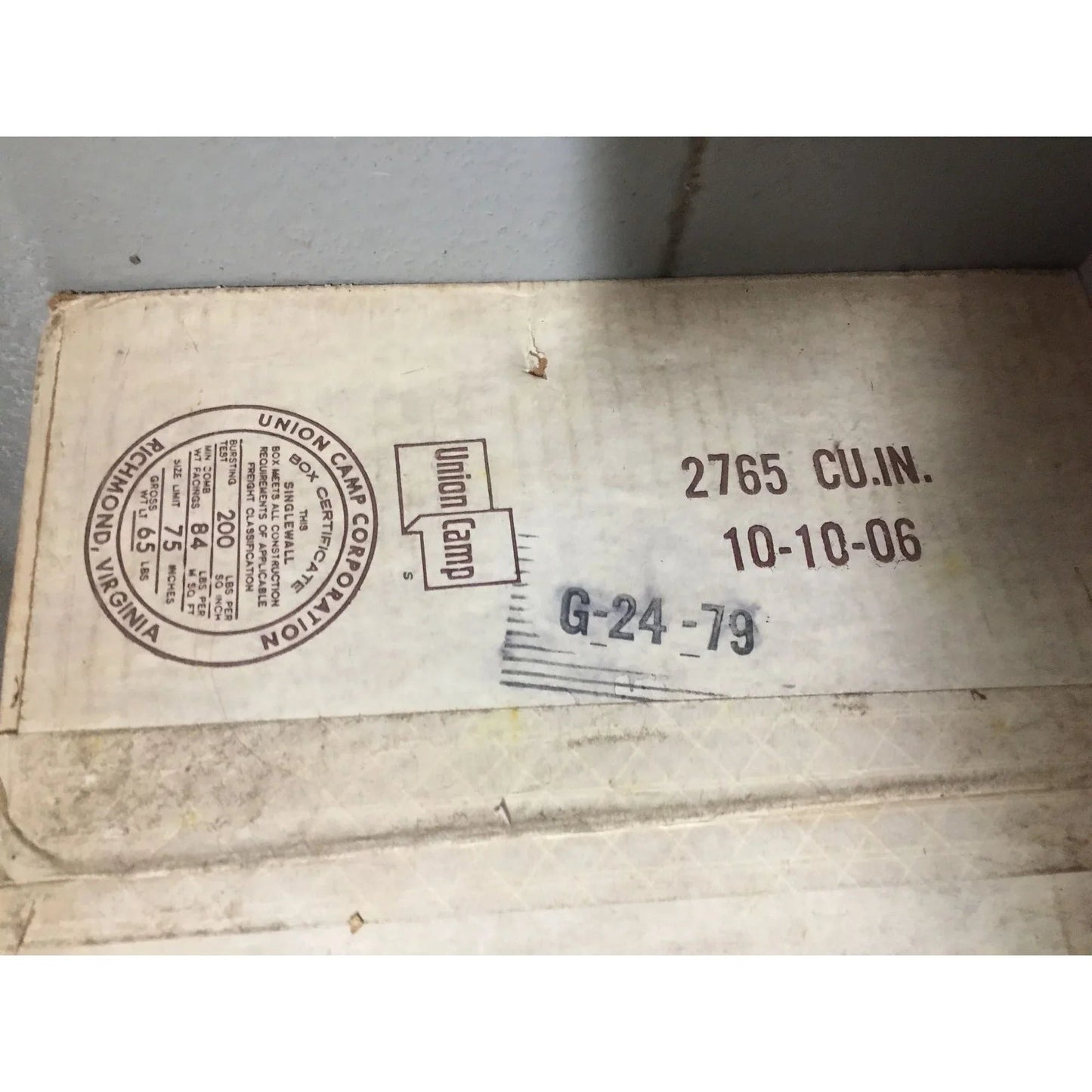 Vintage 5 Quart Electric Ice Cream Freezer In original box - A+ Stuff - primitive kitchen tools - A+ Stuff