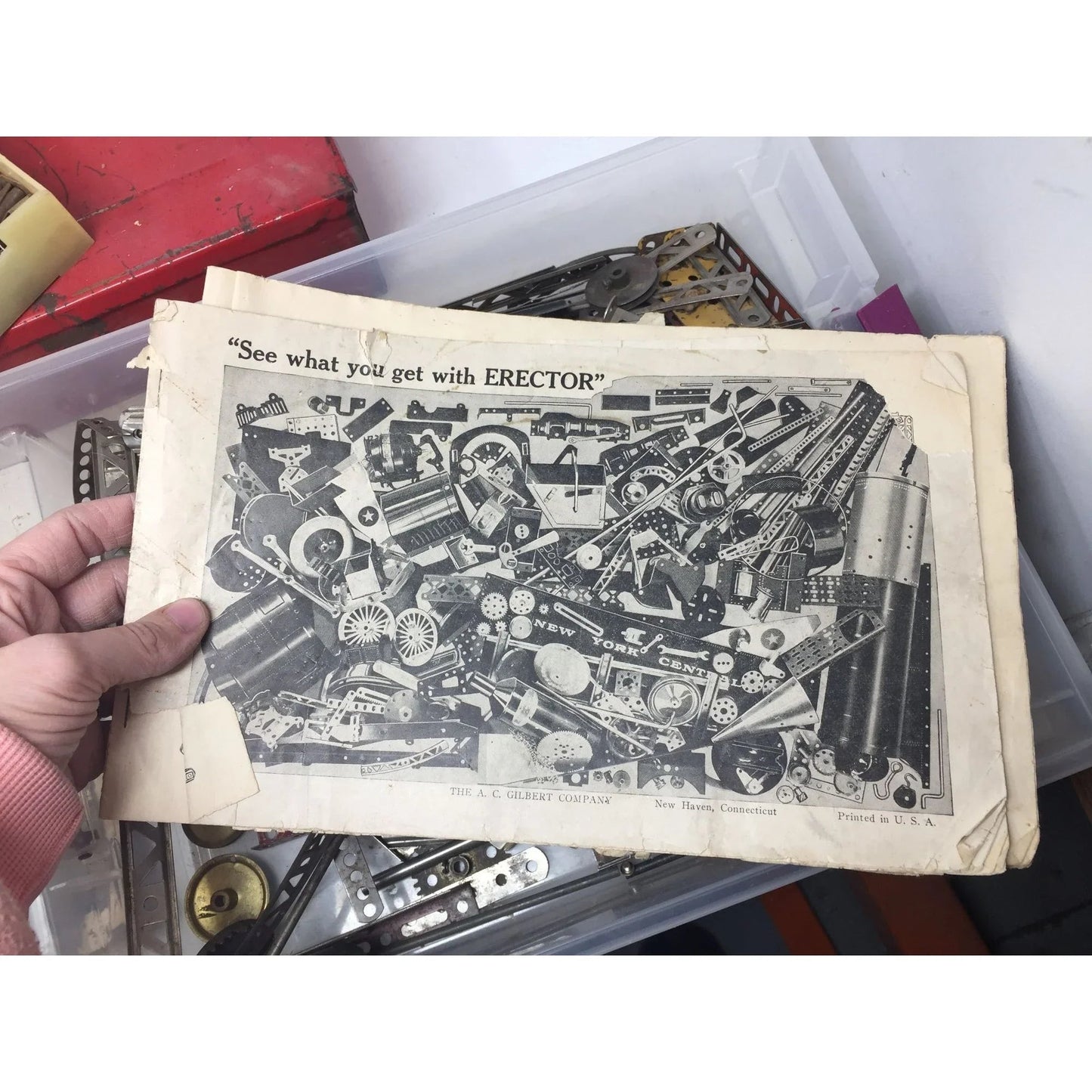 Vintage Erector ''The Worlds Greatest Construction Toy'' in metal Carrying case - A+ Stuff - Toys - A+ Stuff