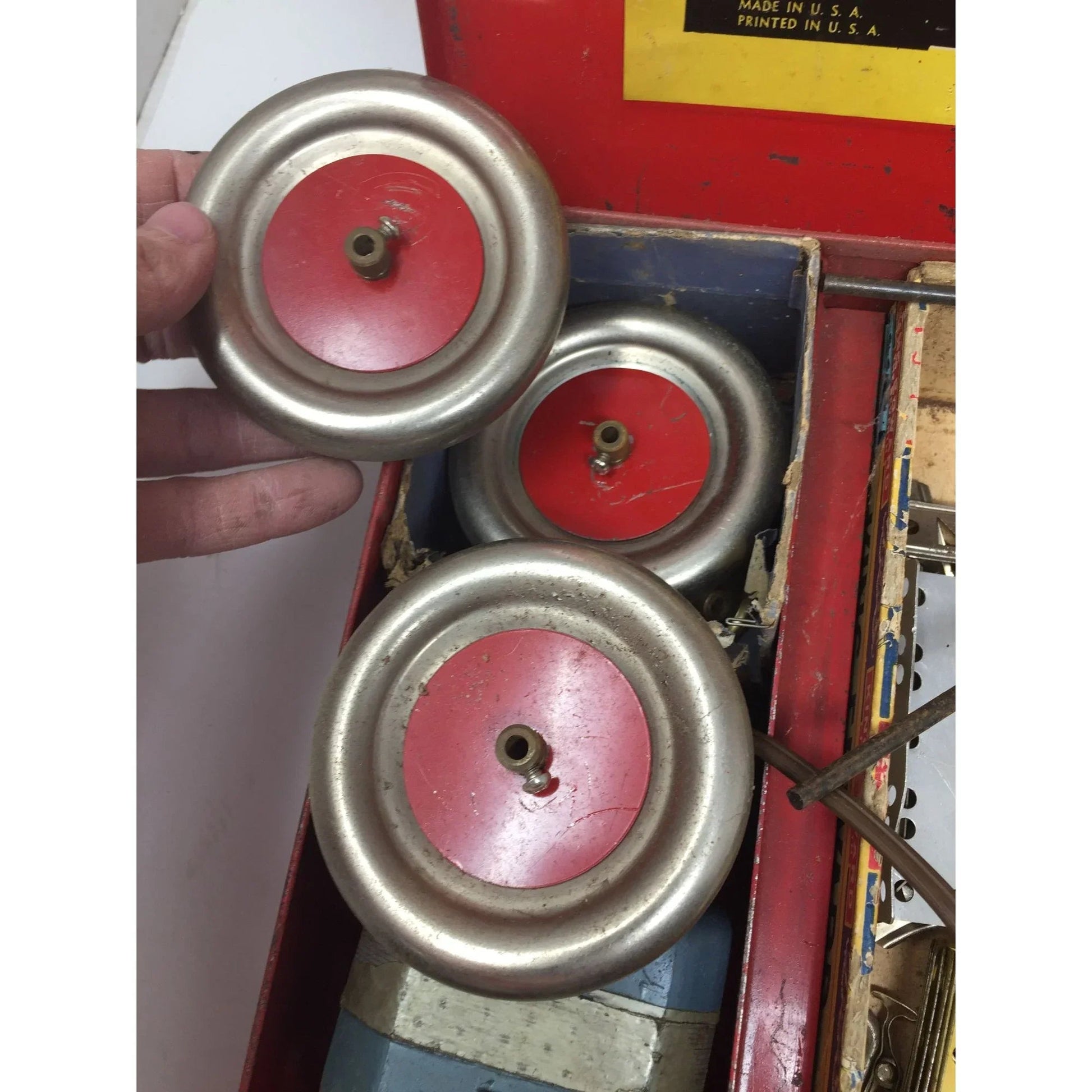 Vintage Erector ''The Worlds Greatest Construction Toy'' in metal Carrying case - A+ Stuff - Toys - A+ Stuff