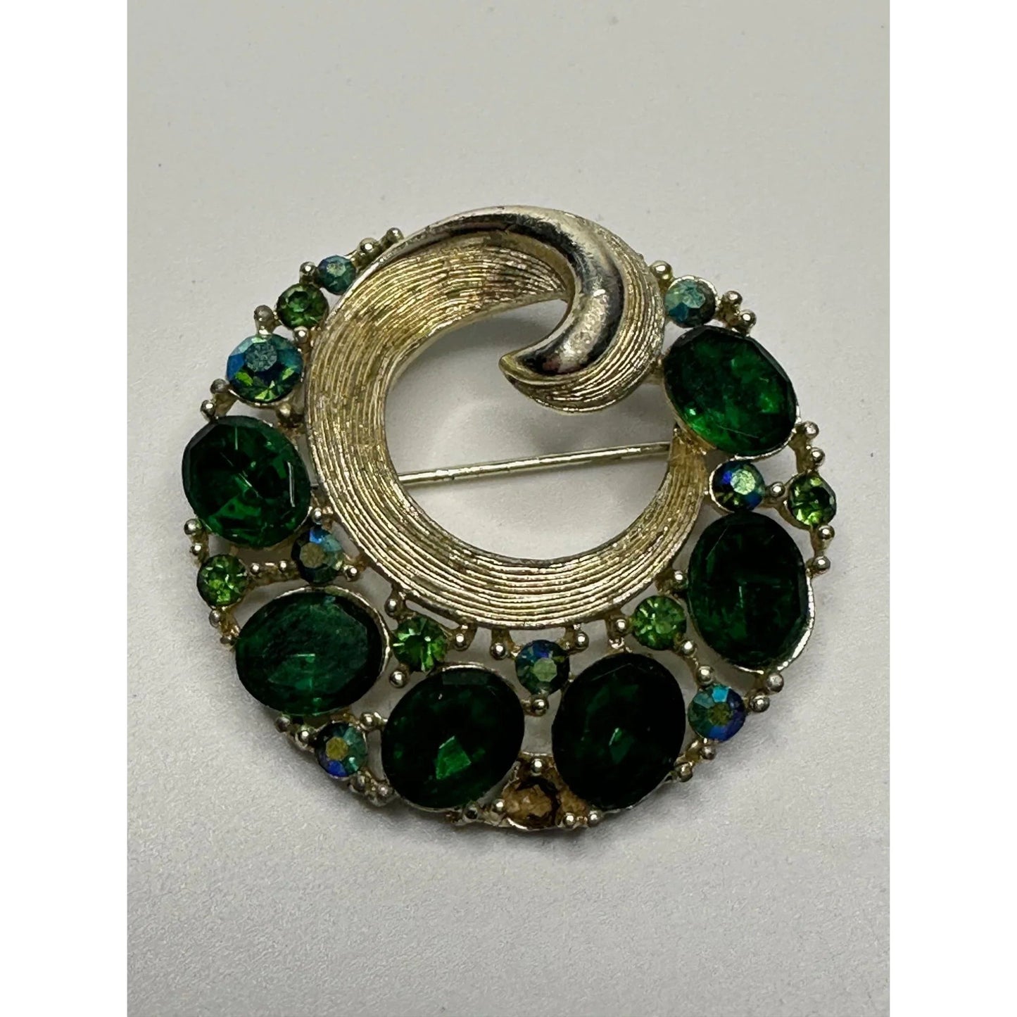 Vintage Gold Tone Lisner Wreath Brooch with Green Rhinestones - lisner - Brooch - A+ Stuff