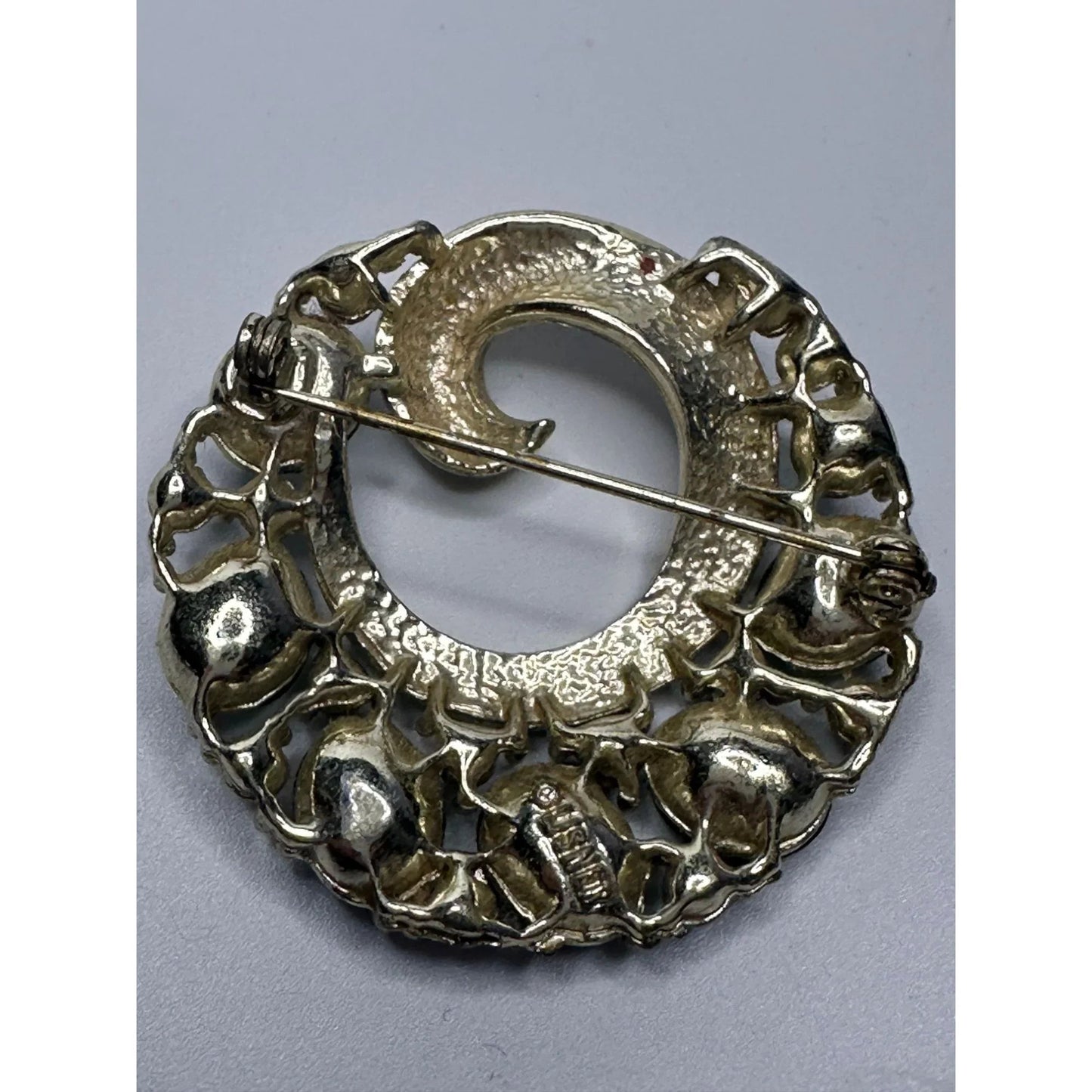 Vintage Gold Tone Lisner Wreath Brooch with Green Rhinestones - lisner - Brooch - A+ Stuff