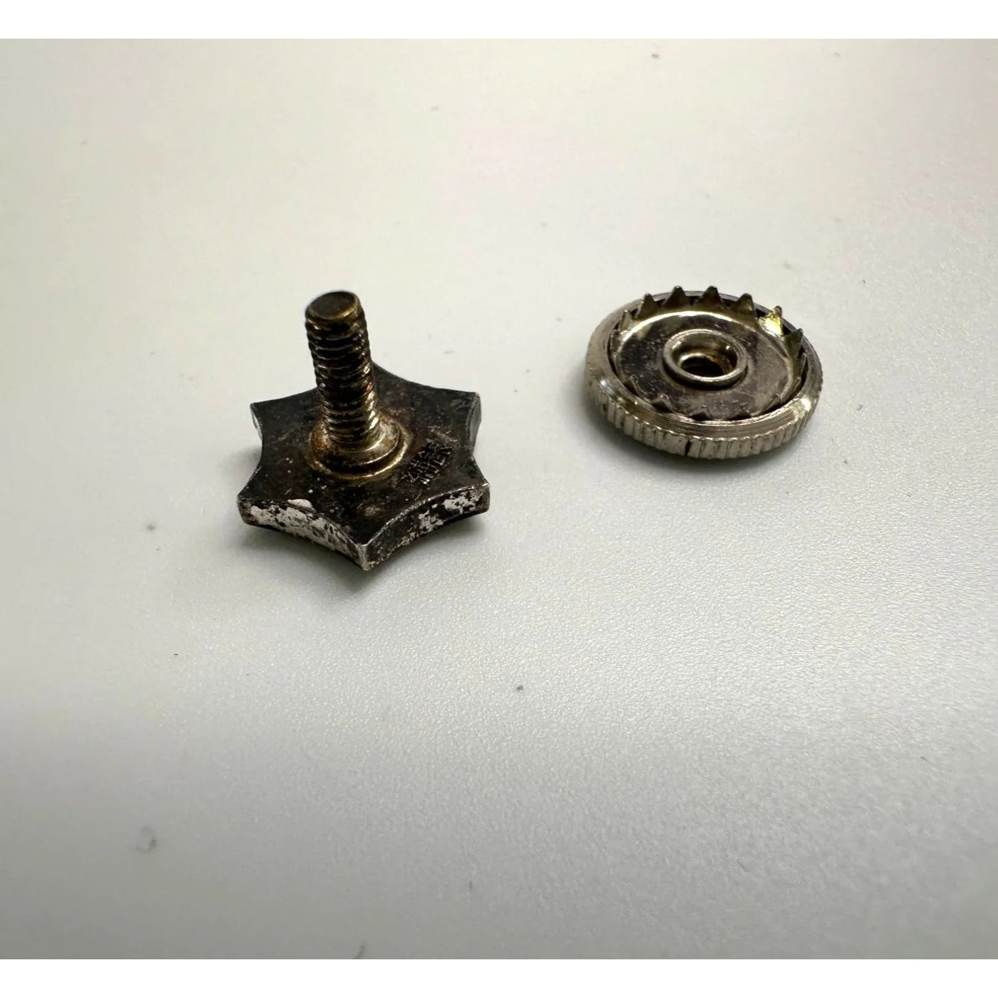 Vintage Lapel Pin - unbranded - A+ Stuff