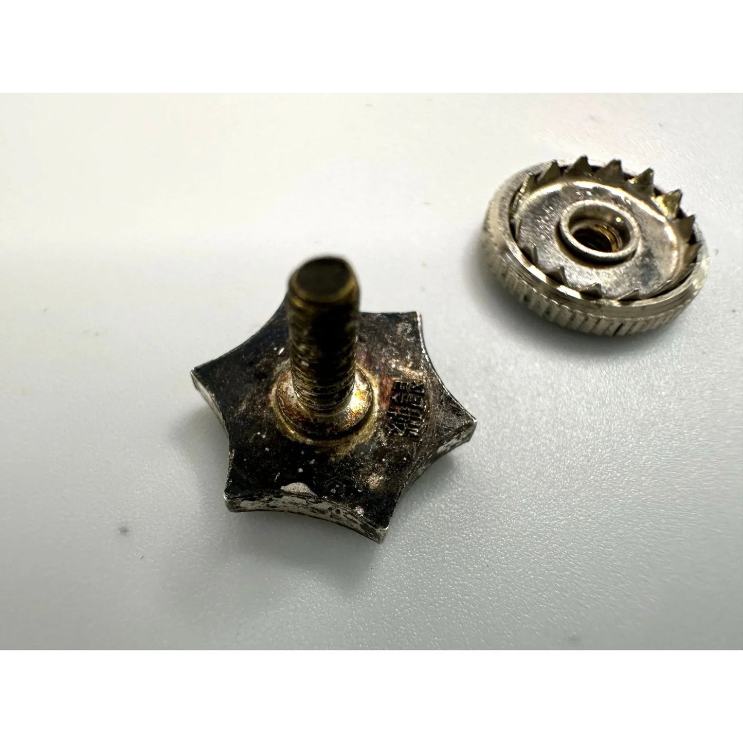 Vintage Lapel Pin - unbranded - A+ Stuff
