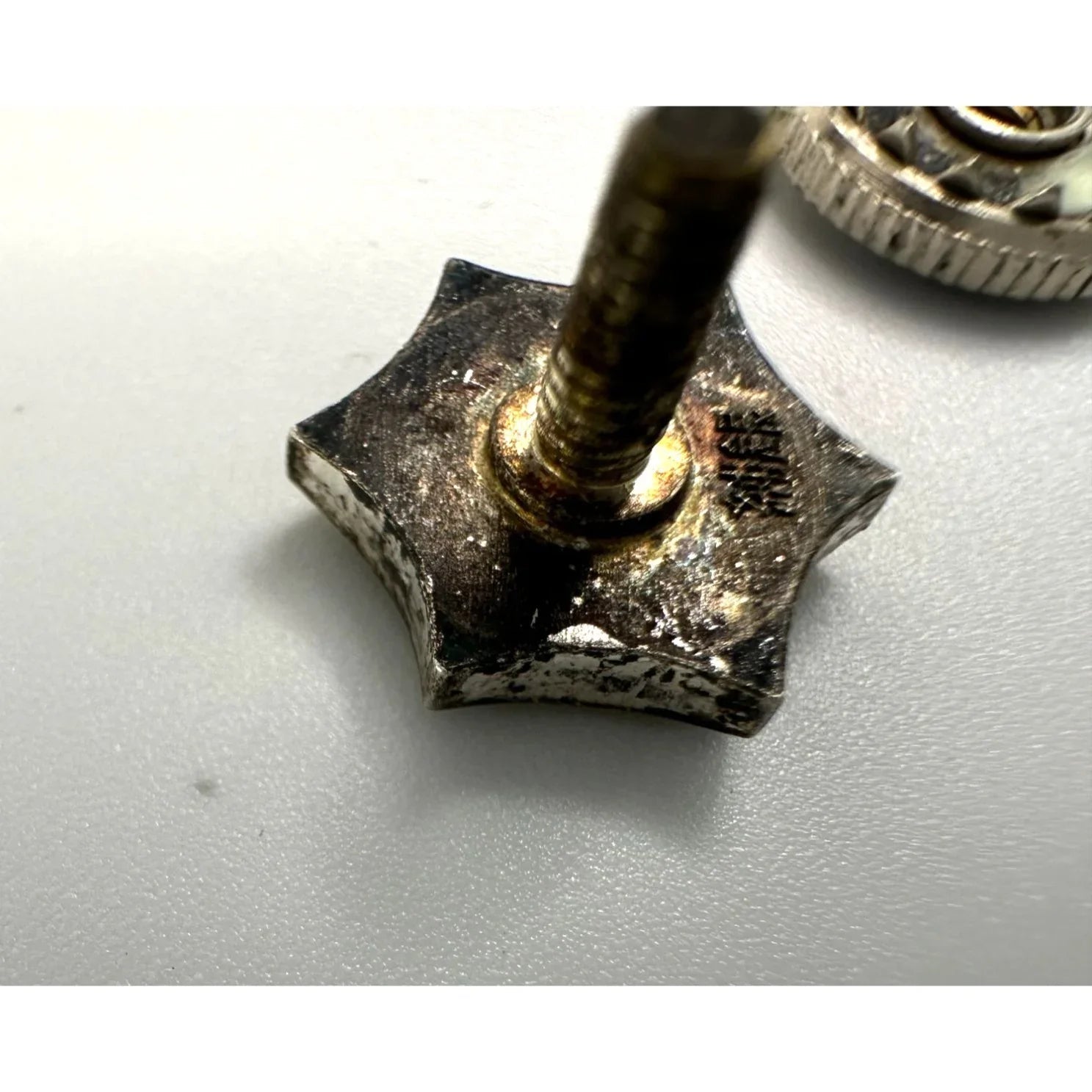 Vintage Lapel Pin - unbranded - A+ Stuff