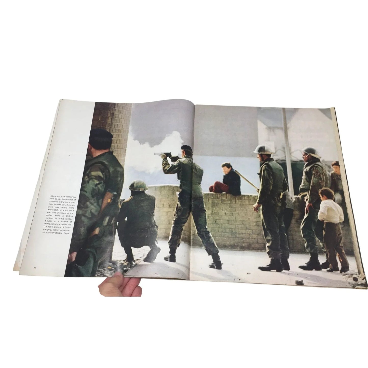 Vintage LIFE Magazine - Raquel on skates, McGovern, Nixon in Moscow - life - Magazine - A+ Stuff
