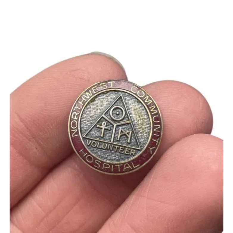 VINTAGE NORTHWEST COMMUNITY HOSPITAL VOLUNTEER CIRCULAR PIN - A+ Stuff - pin - A+ Stuff