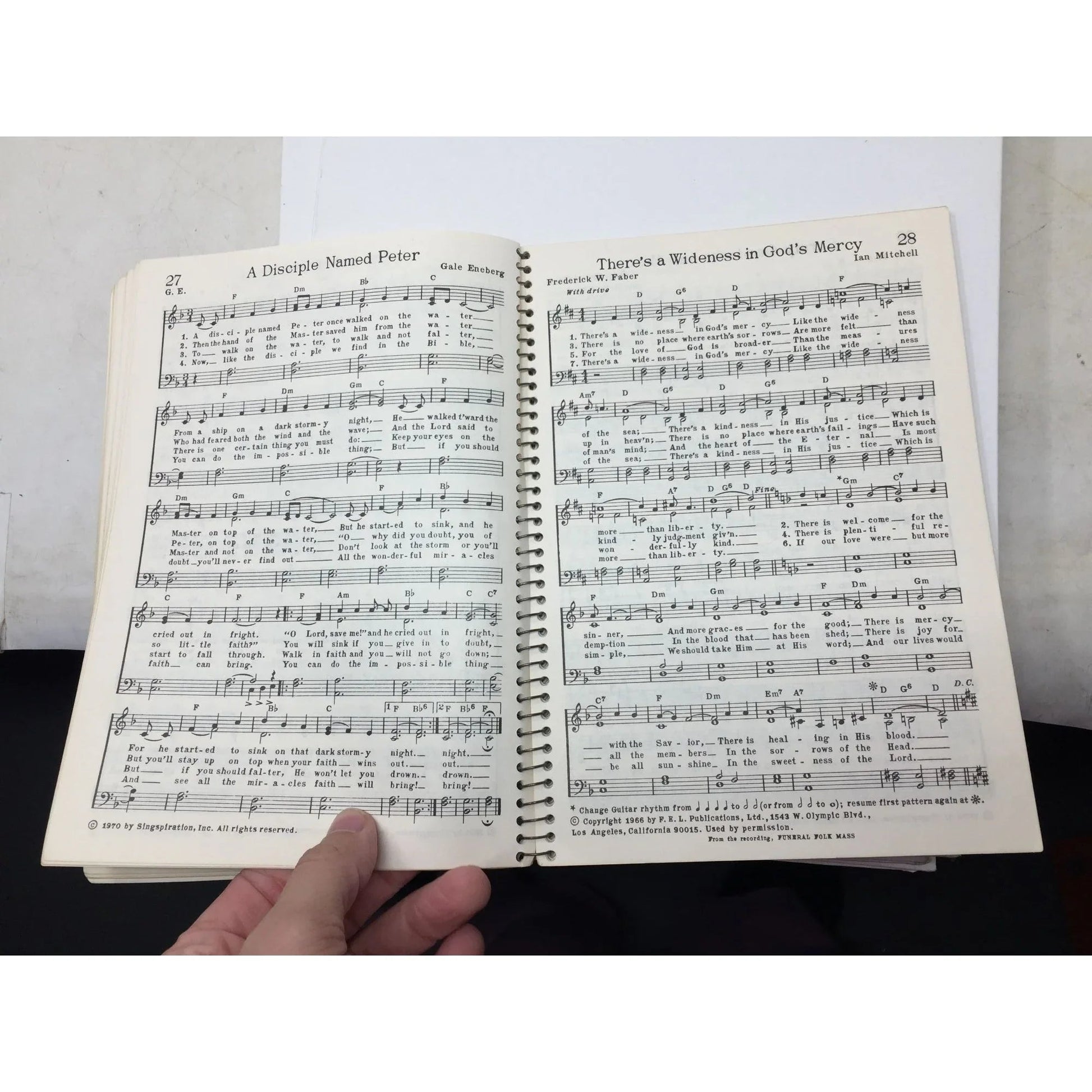 Vintage Songbook - Folk Hymnal for the Now Generation - A+ Stuff - Books - A+ Stuff