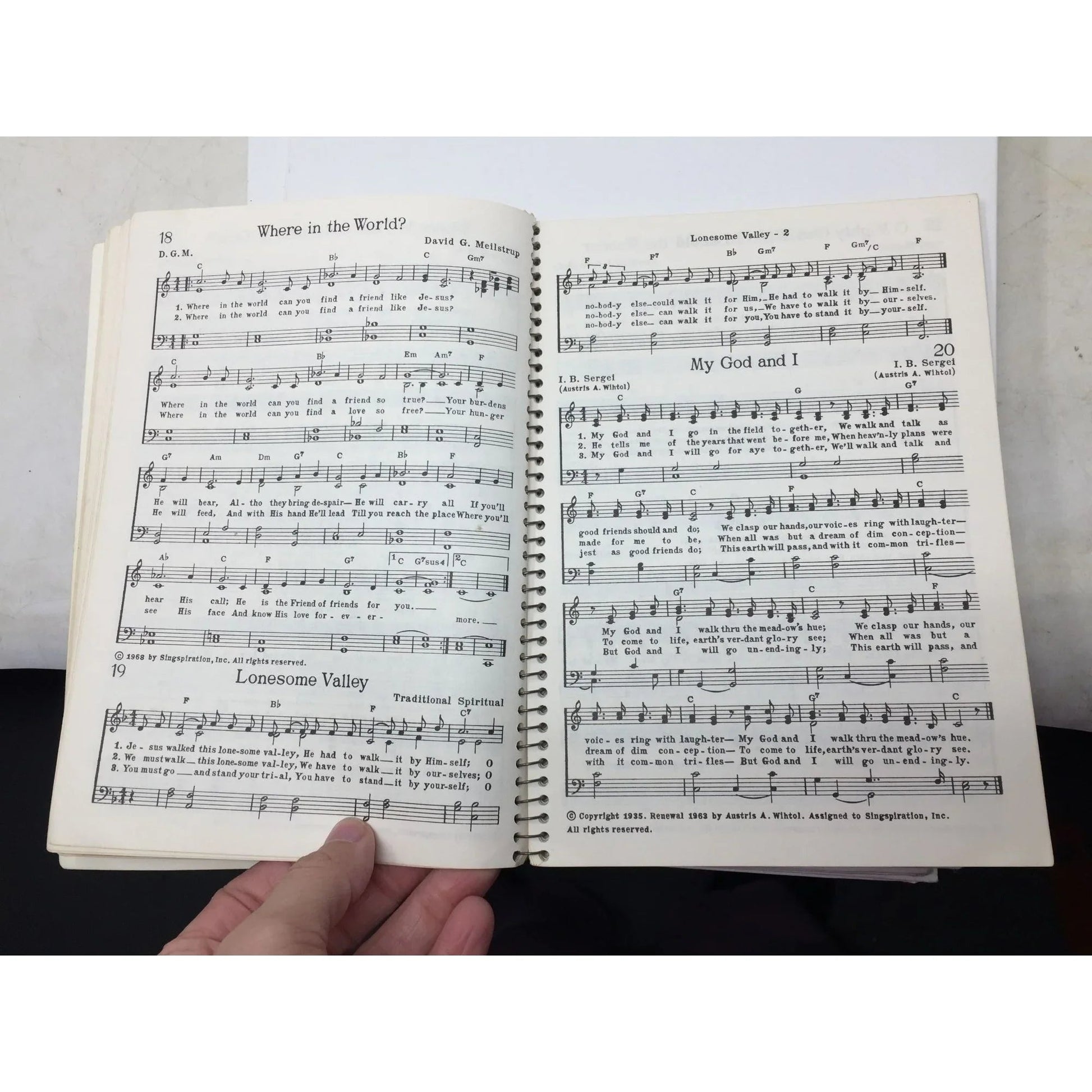 Vintage Songbook - Folk Hymnal for the Now Generation - A+ Stuff - Books - A+ Stuff