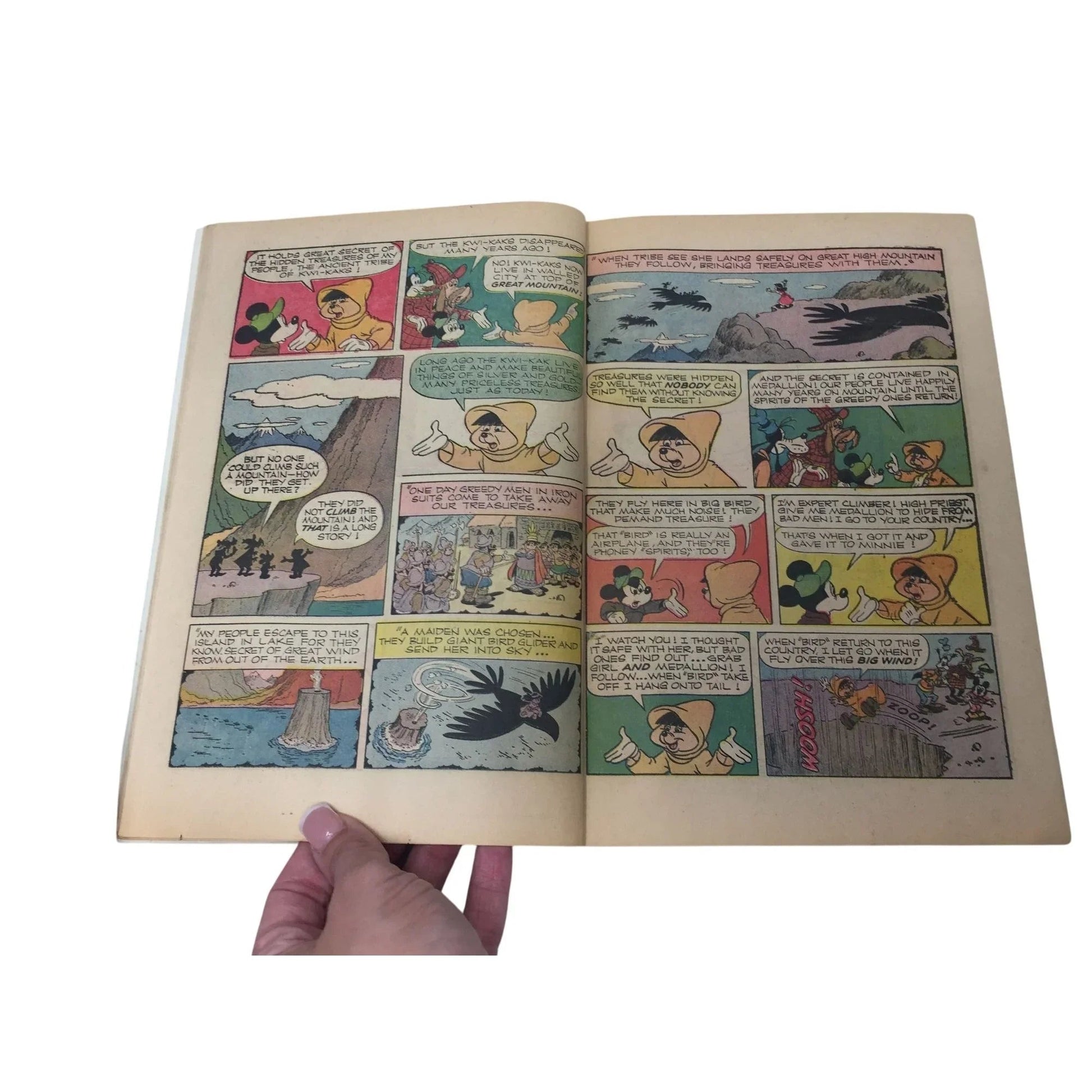 ''Walt Disney's Comics and stories'' Vintage 1970 Comic Book - A+ Stuff - Books - A+ Stuff