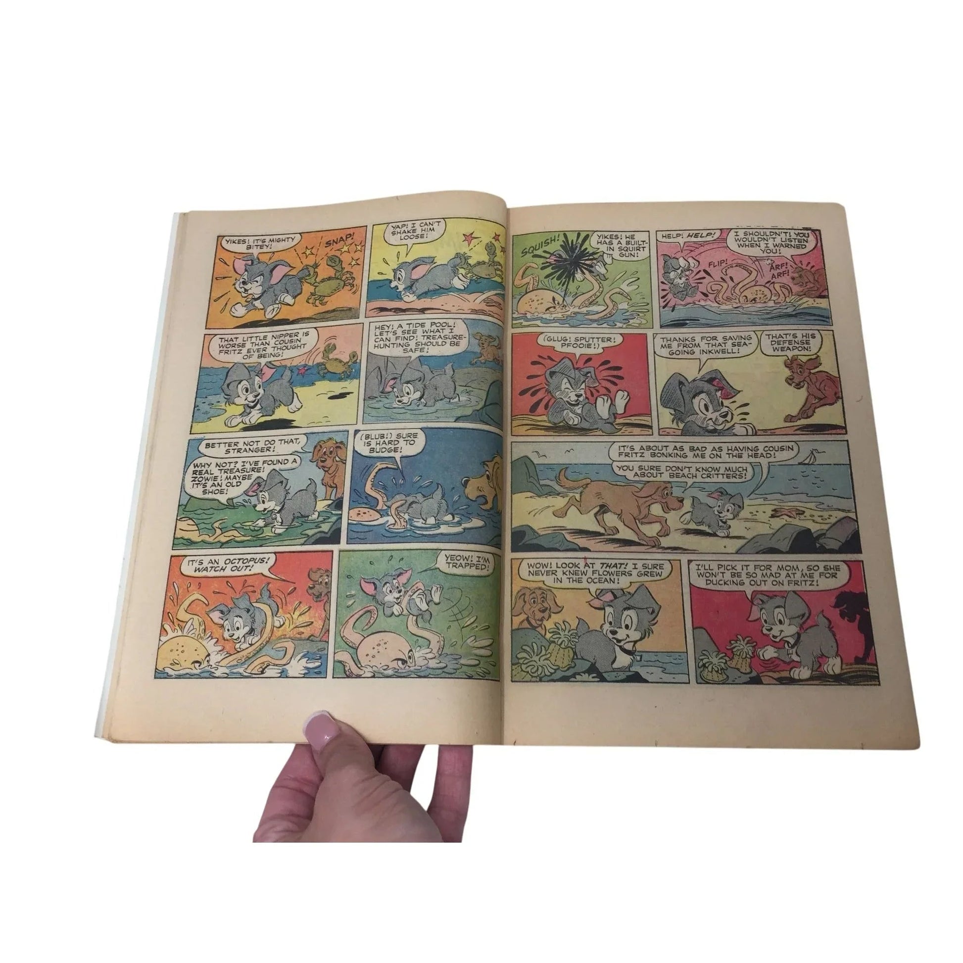 ''Walt Disney's Comics and stories'' Vintage 1970 Comic Book - A+ Stuff - Books - A+ Stuff