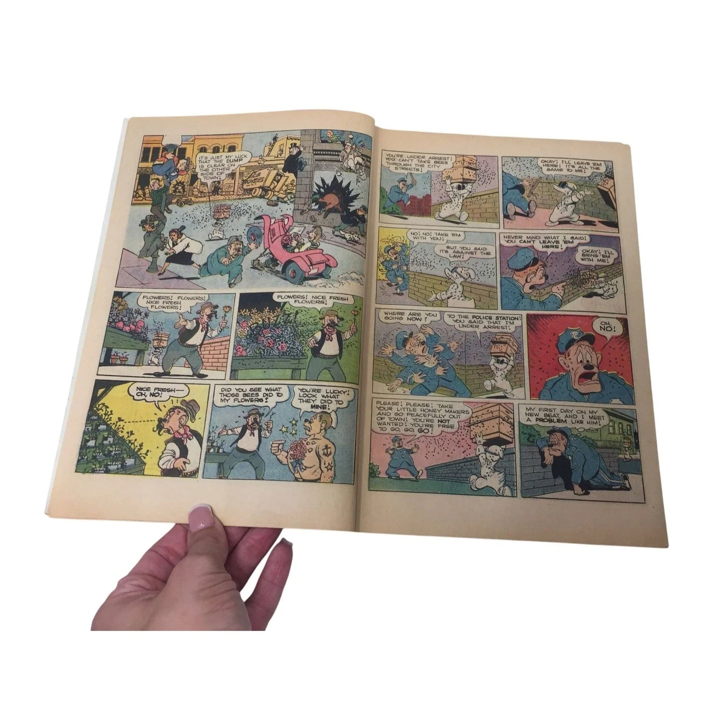 ''Walt Disney's Comics and stories'' Vintage 1970 Comic Book - A+ Stuff - Books - A+ Stuff