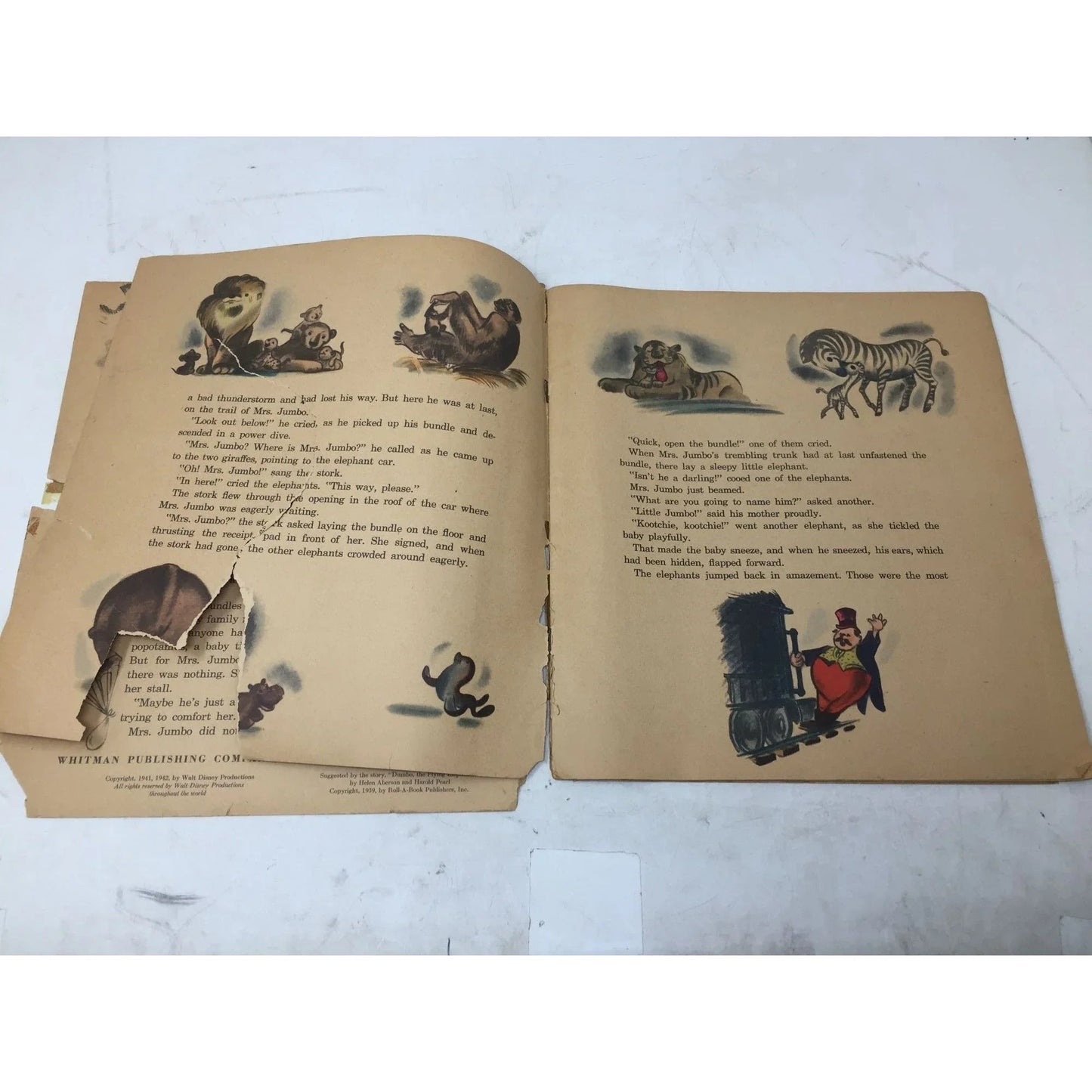 ''Walt Disney's DUMBO The Story of the Flying Elephant'' Paperback Book - A+ Stuff - Books - A+ Stuff