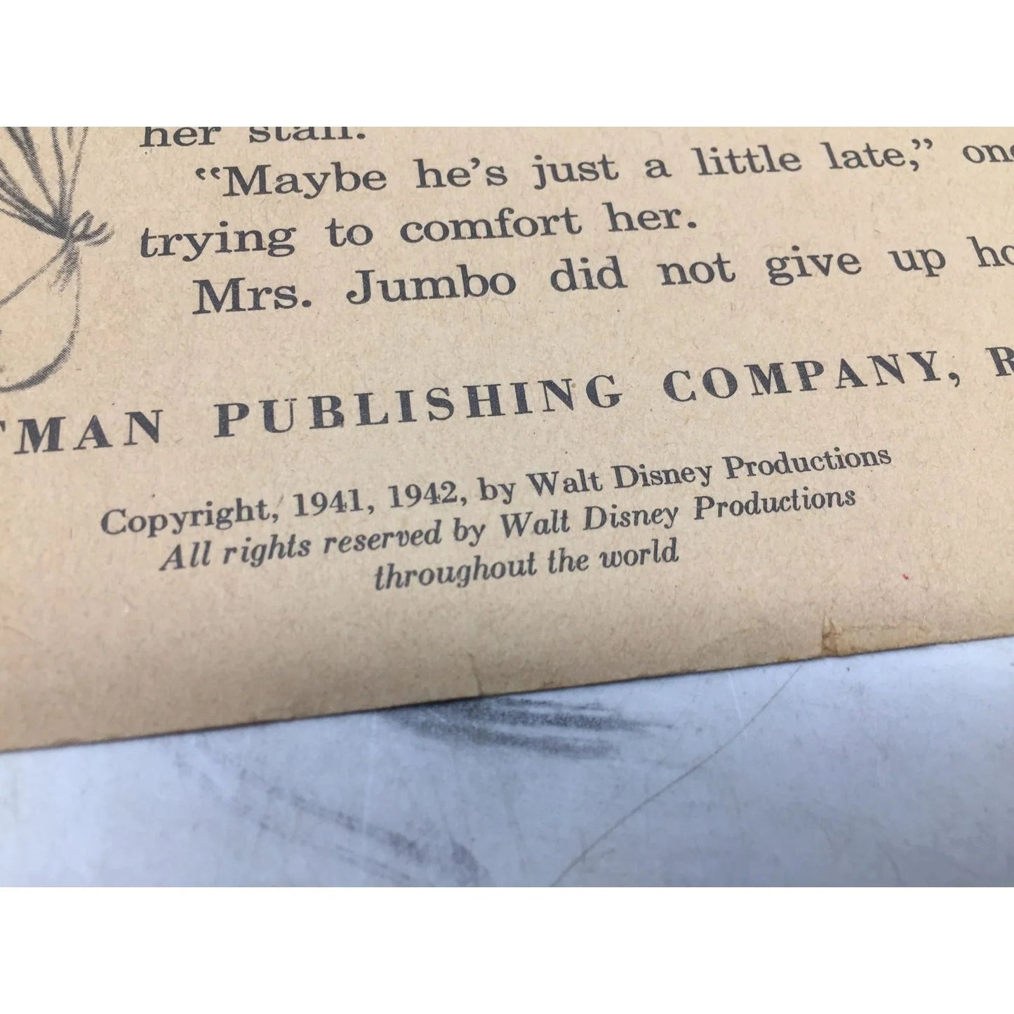 ''Walt Disney's DUMBO The Story of the Flying Elephant'' Paperback Book - A+ Stuff - Books - A+ Stuff