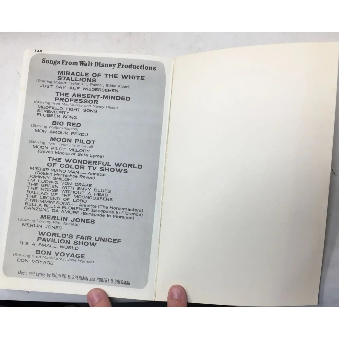 Walt Disney's Mary Poppins Pocketbook of Songs - A+ Stuff - Books - A+ Stuff