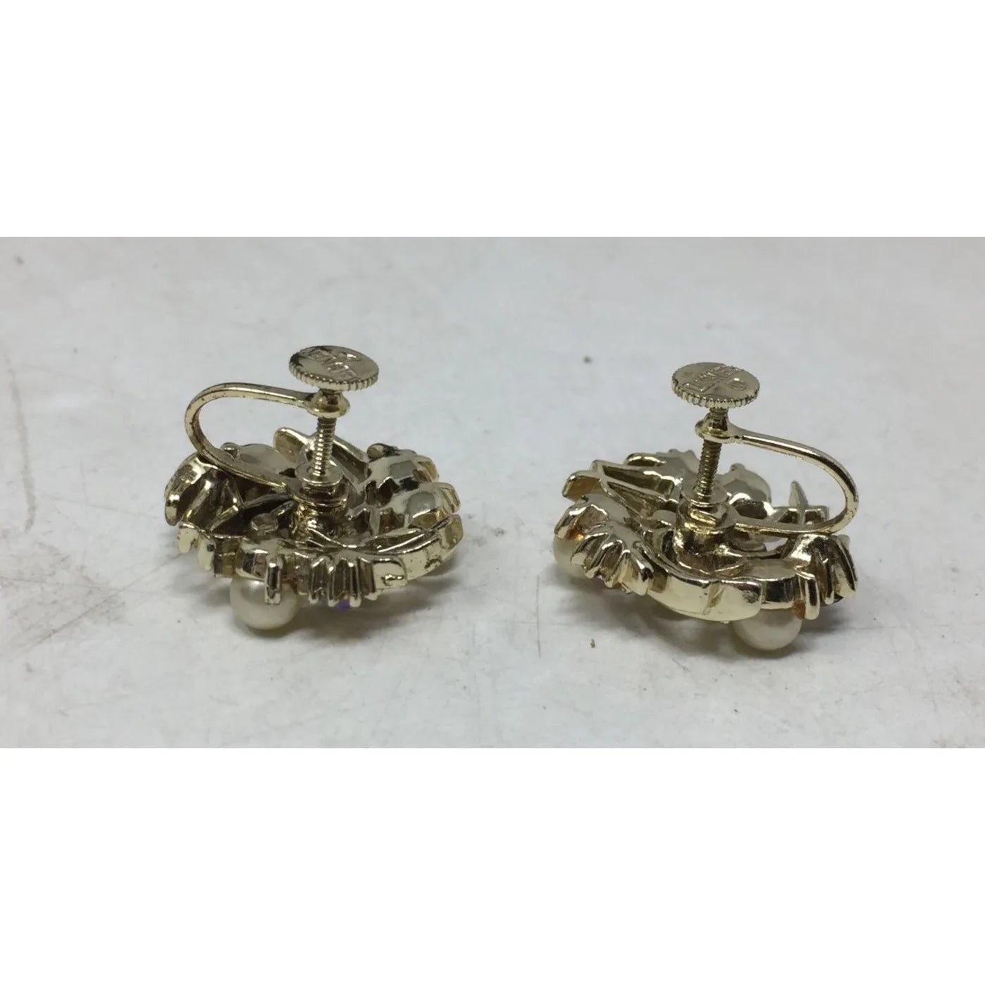 Women's Vintage LISNER Gold Tone Clip On Screw Back Earrings - lisner - Earrings - A+ Stuff