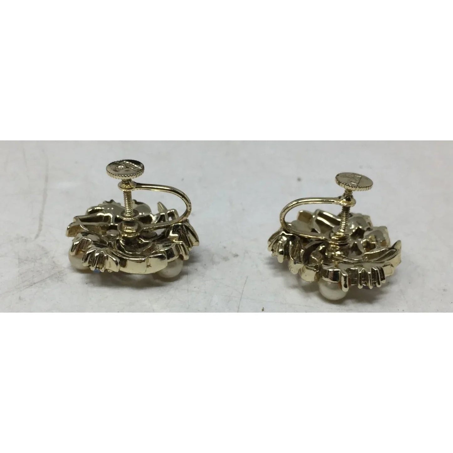 Women's Vintage LISNER Gold Tone Clip On Screw Back Earrings - lisner - Earrings - A+ Stuff