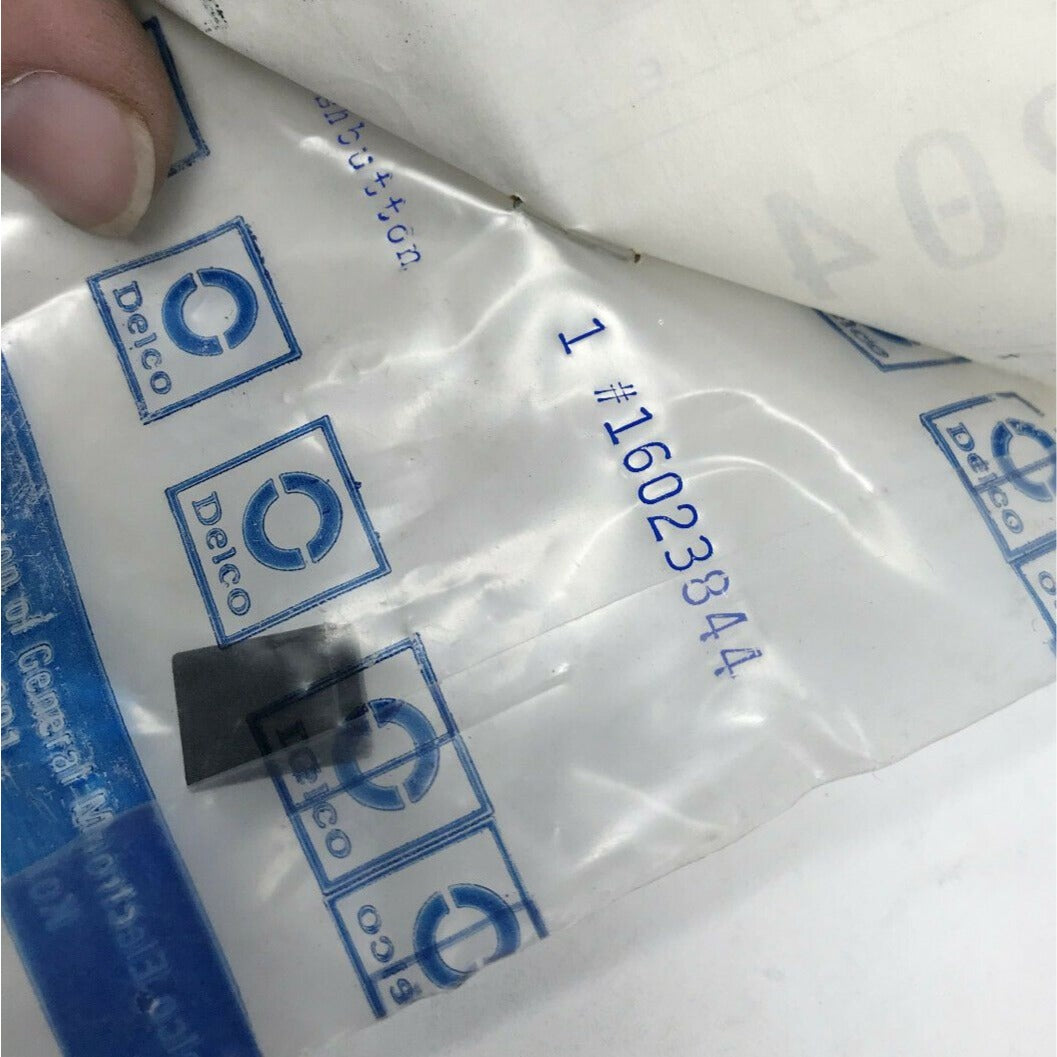 Genuine GM Part 'PUSH BUTTON' General Motors Delco Part 16023844 NOS