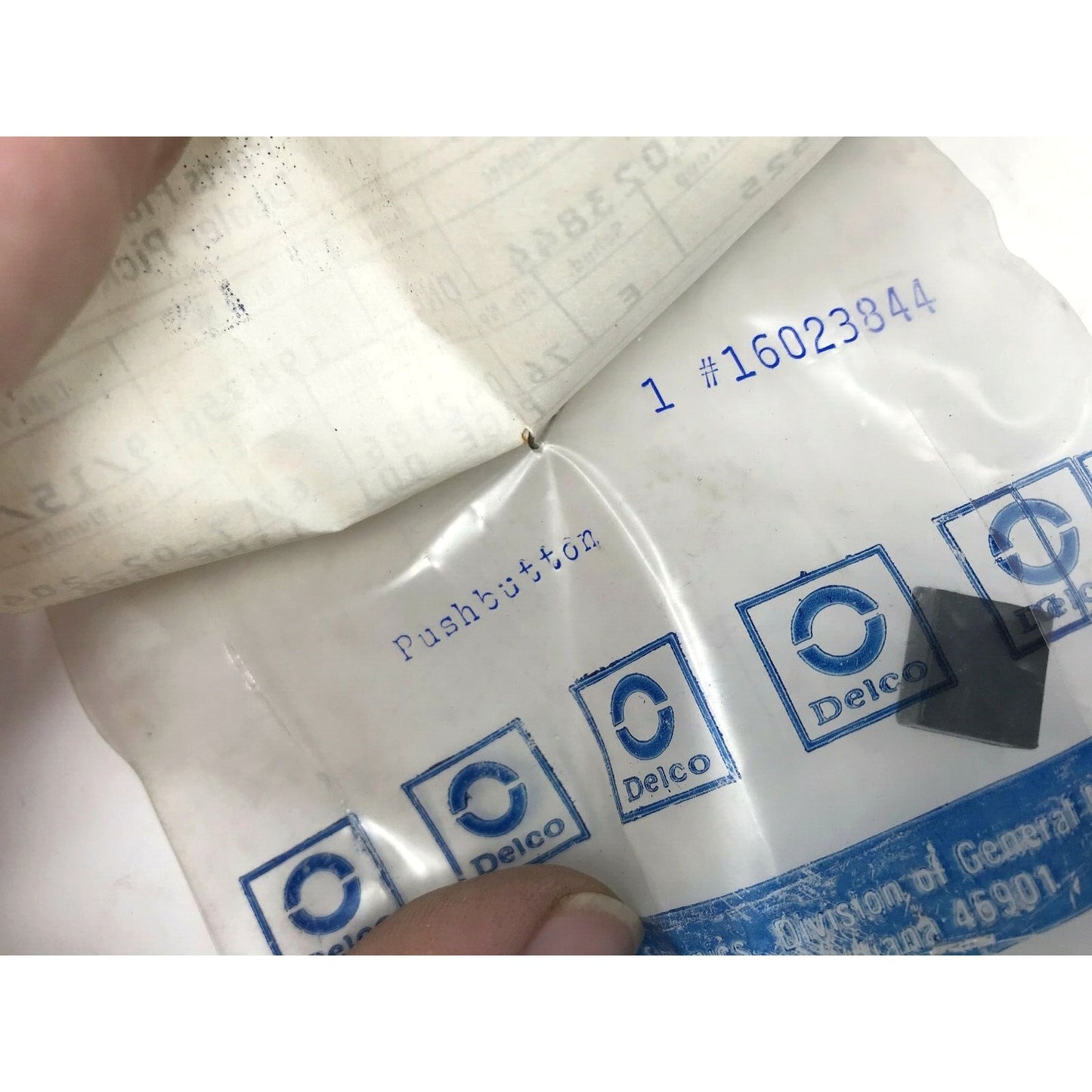Genuine GM Part 'PUSH BUTTON' General Motors Delco Part 16023844 NOS